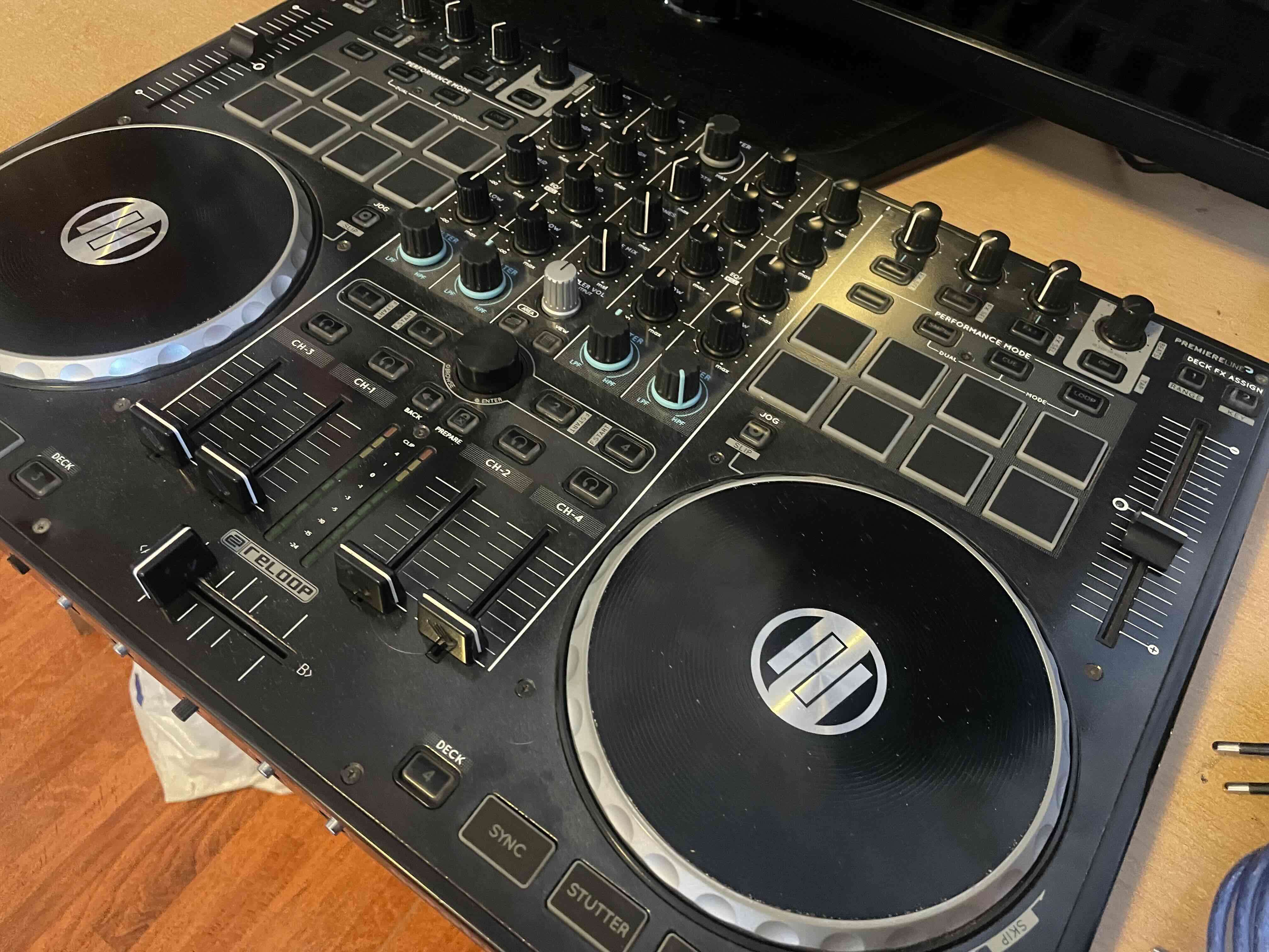 Controlador DJ Reloop Serato - 2