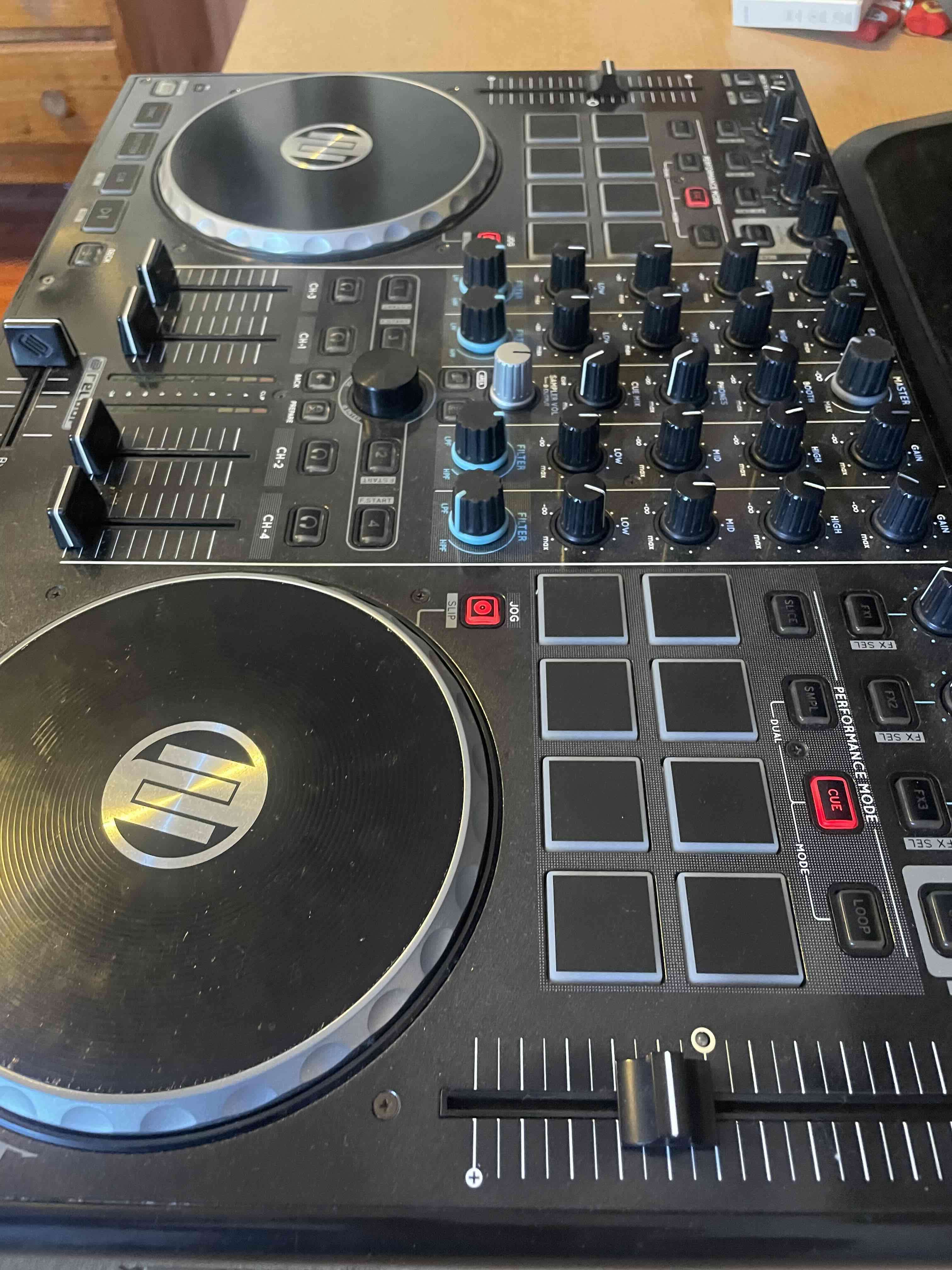 Controlador DJ Reloop Serato - 6