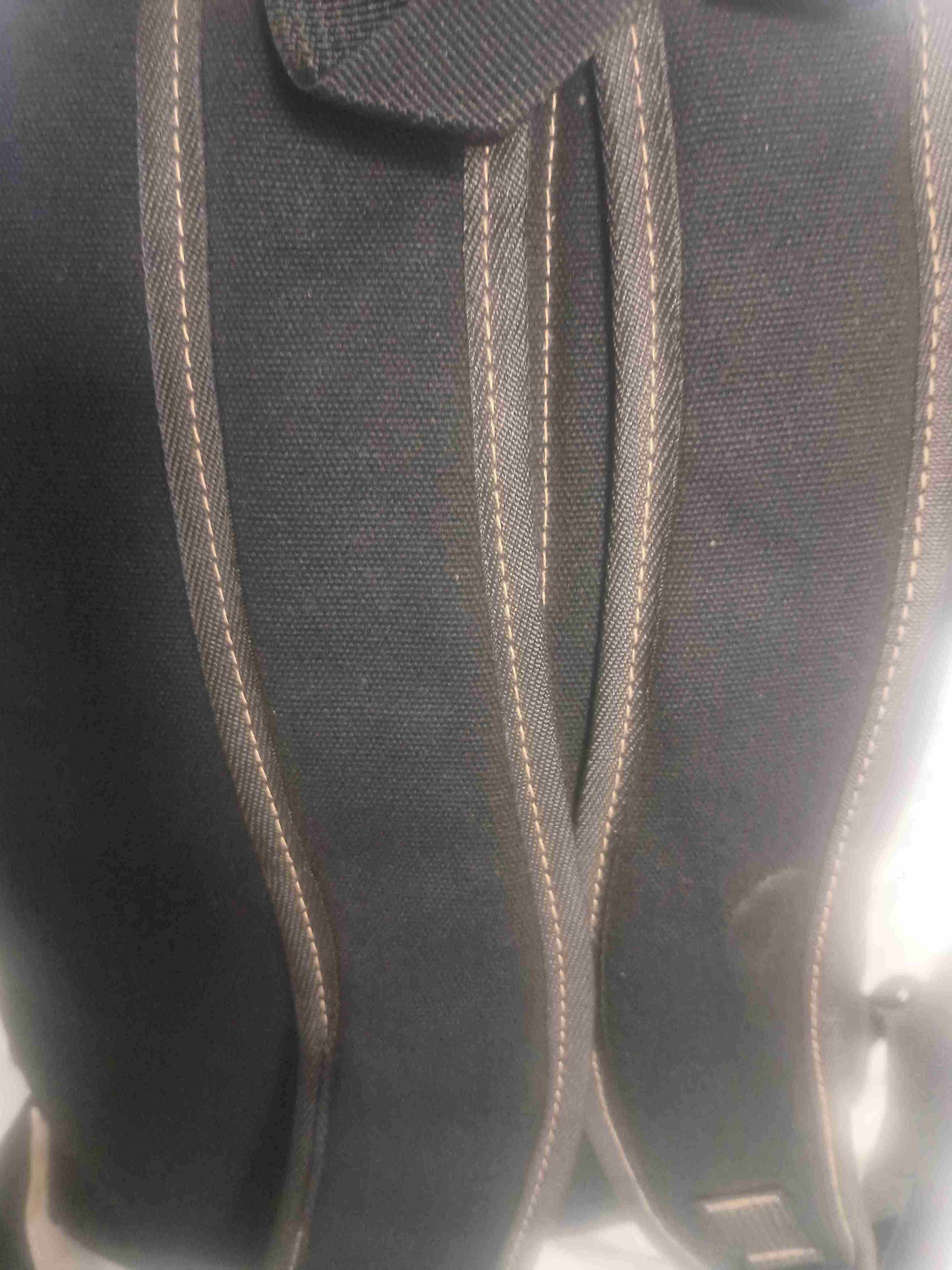 Mochila negra resistente - 2