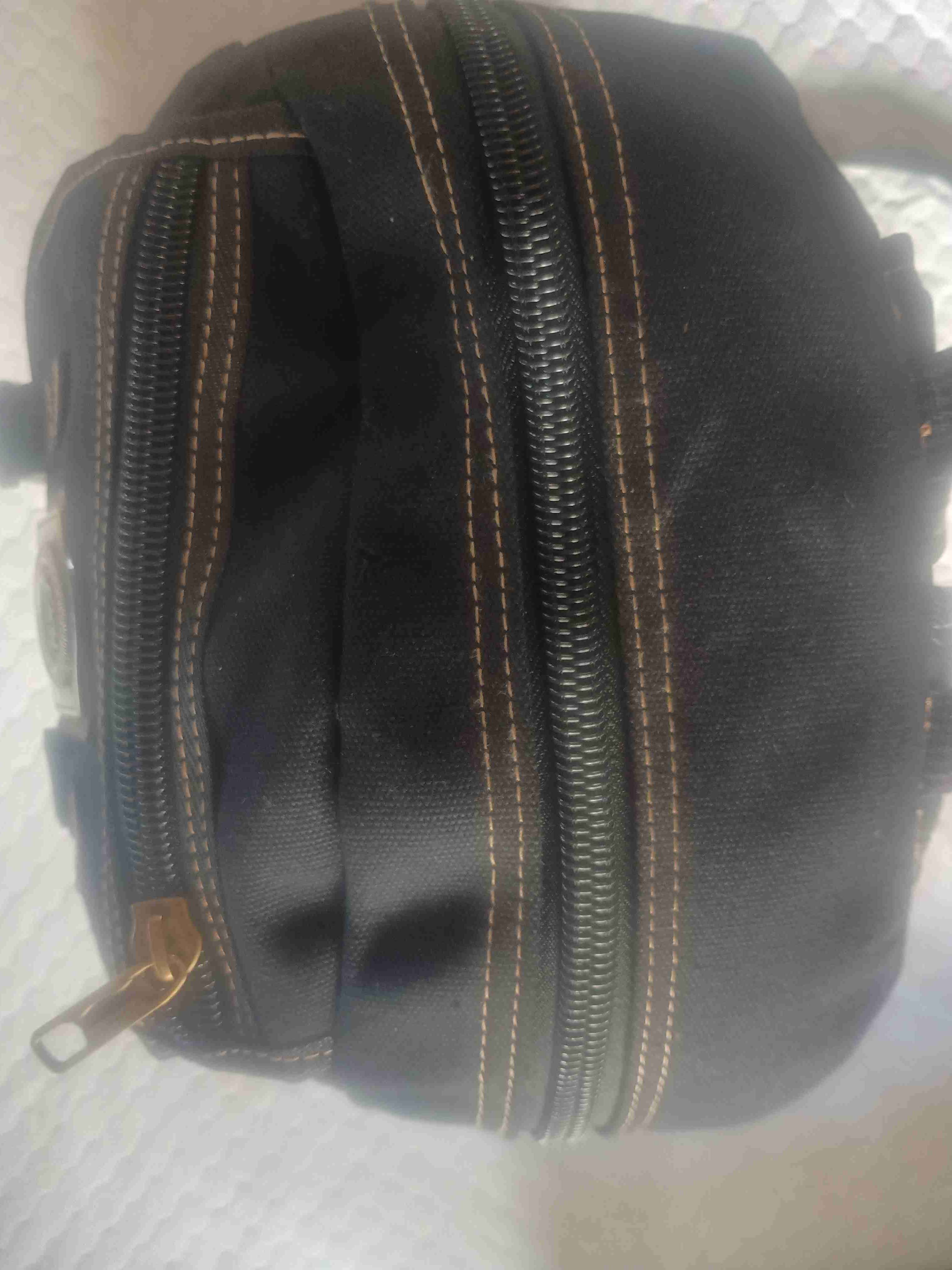 Mochila negra resistente - 4