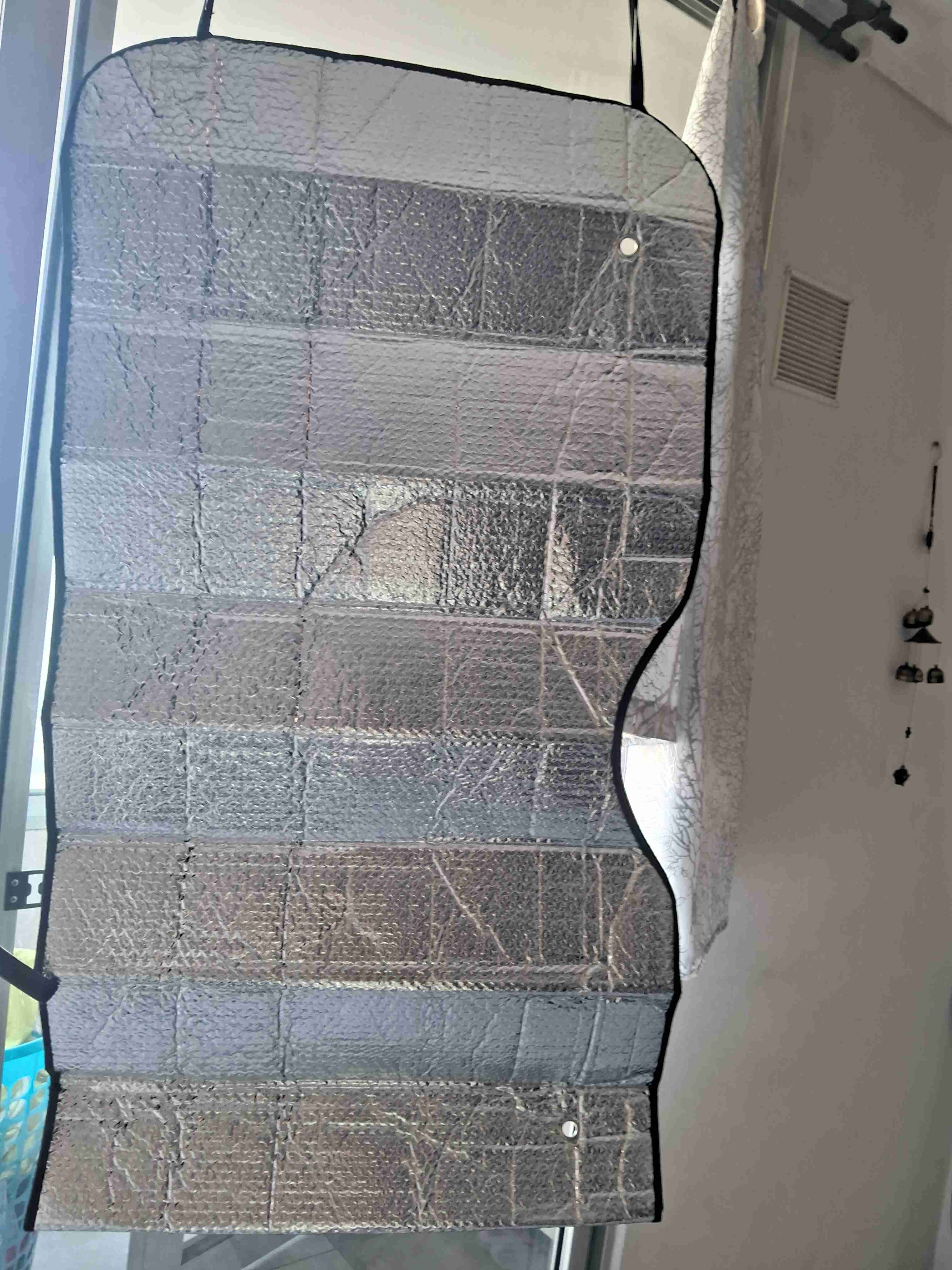 Parasol plateado para auto