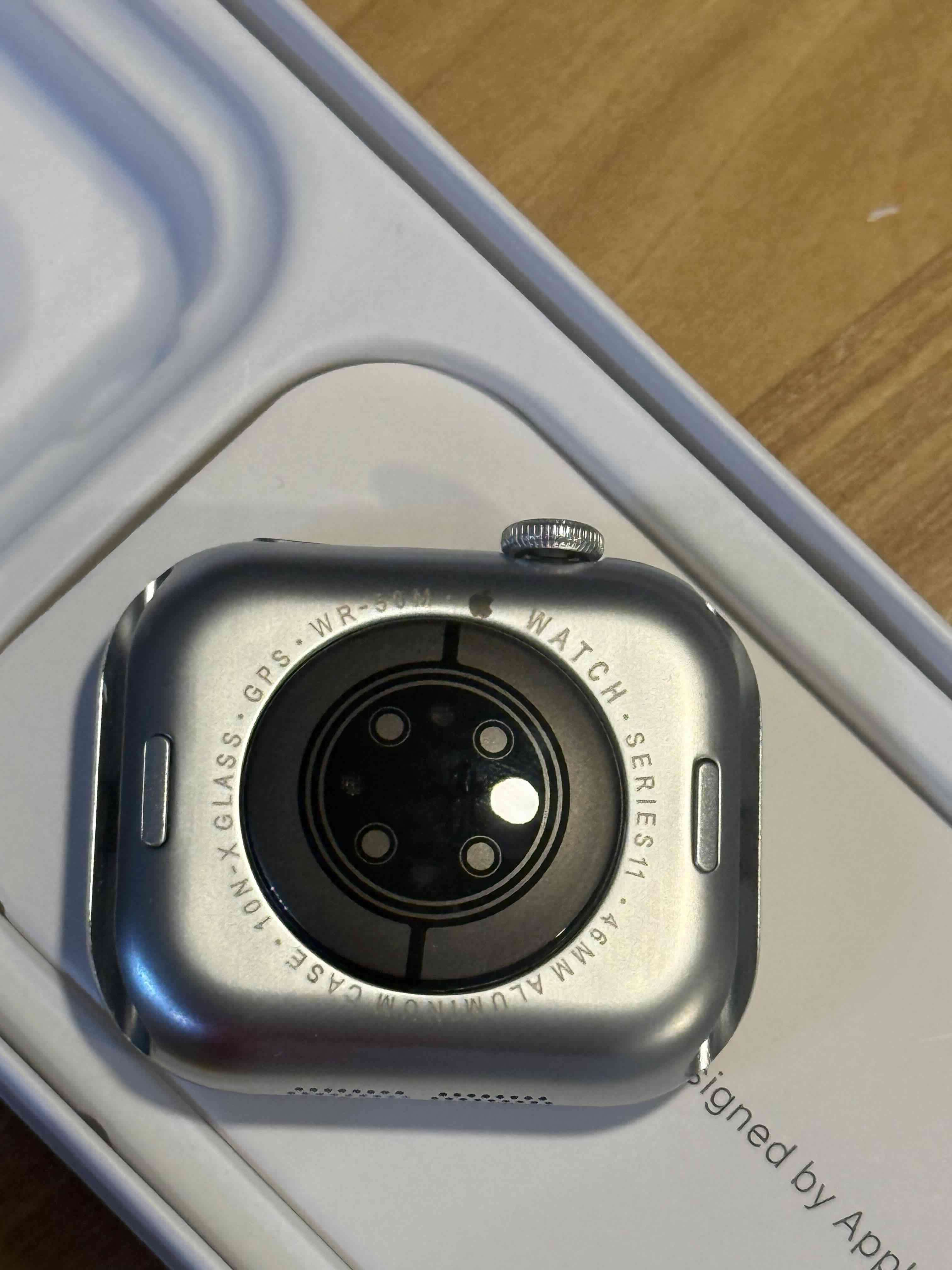 Reloj inteligente con correa gris - 2