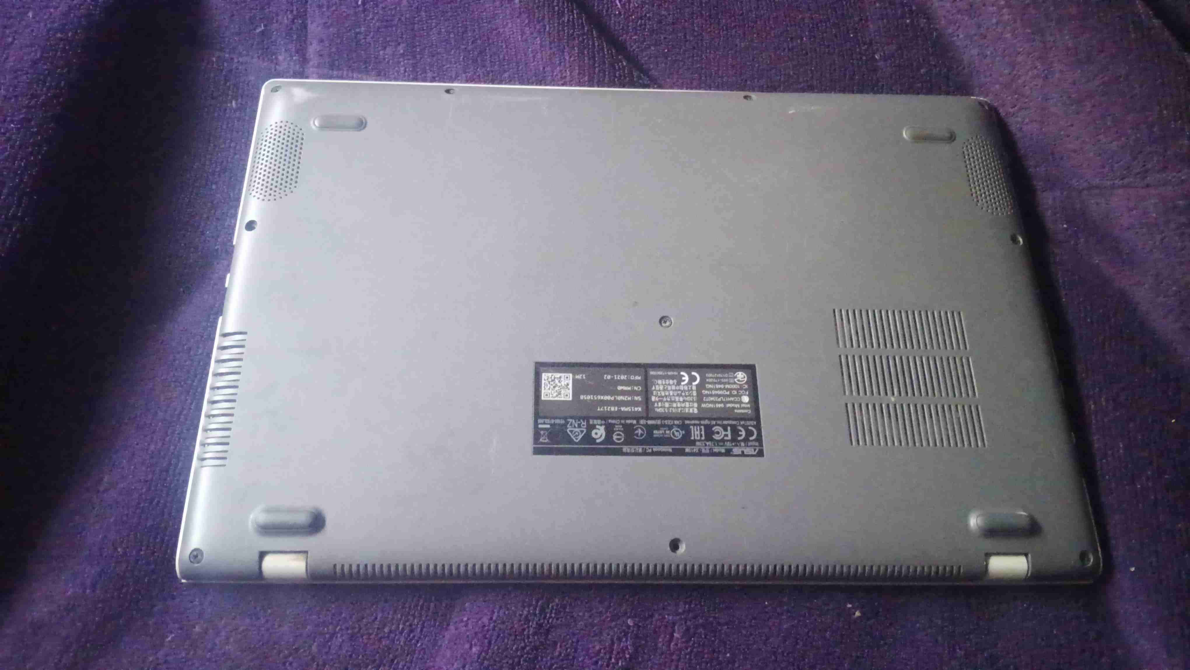 Laptop ASUS en buen estado - miniatura 3