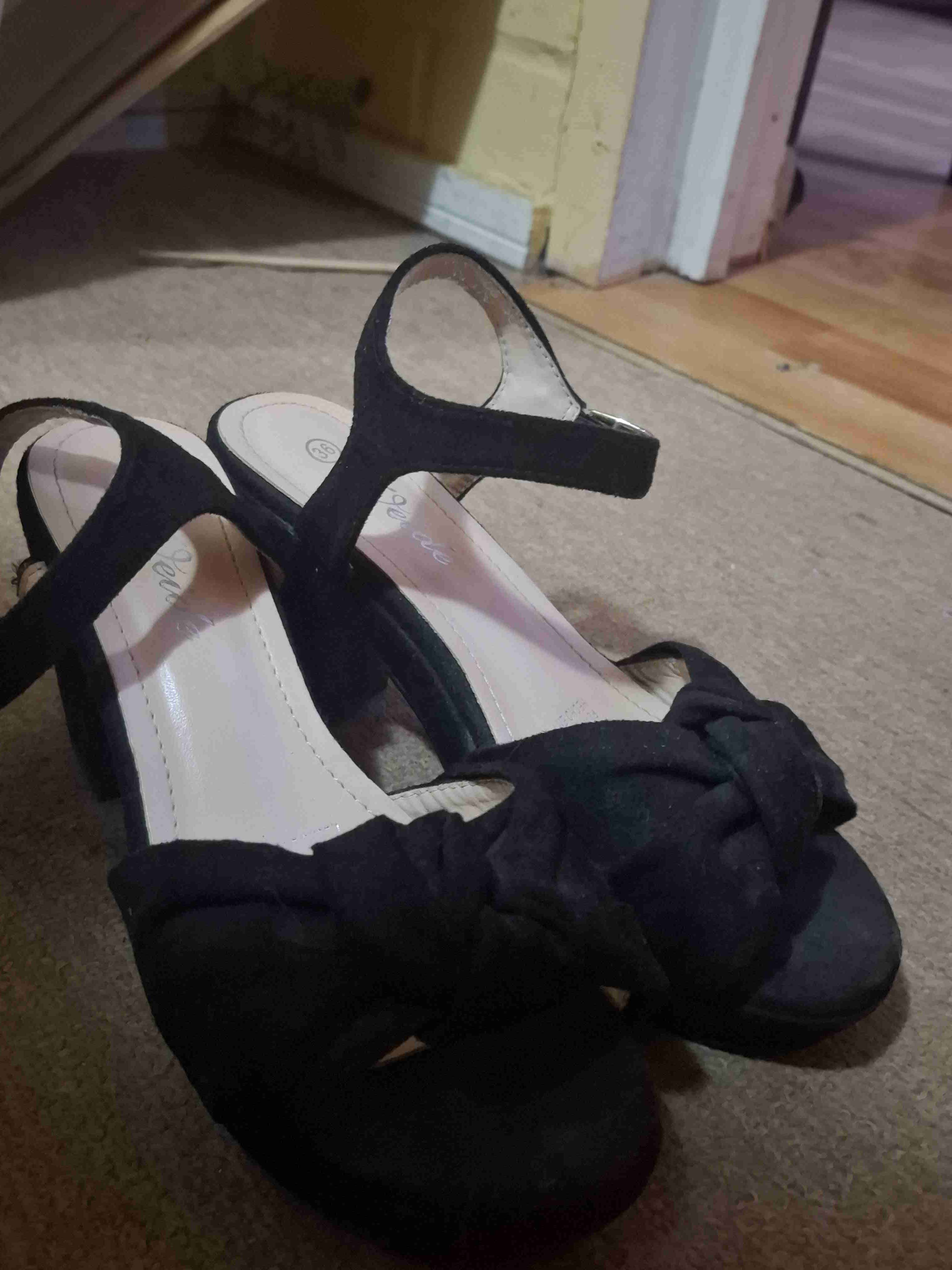 Sandalias negras con moño - miniatura 2