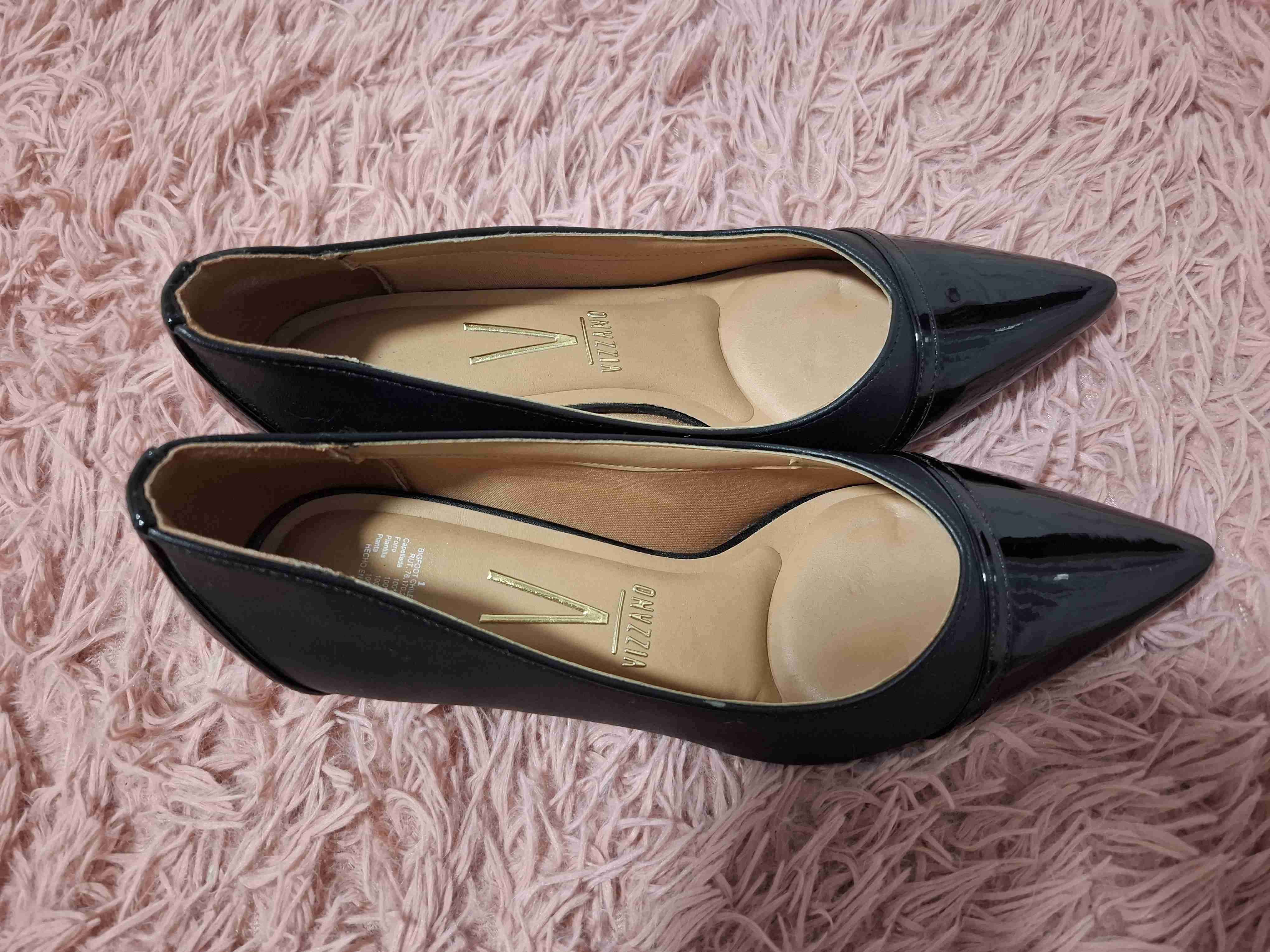 Zapatos negros de tacón bajo - miniatura 2