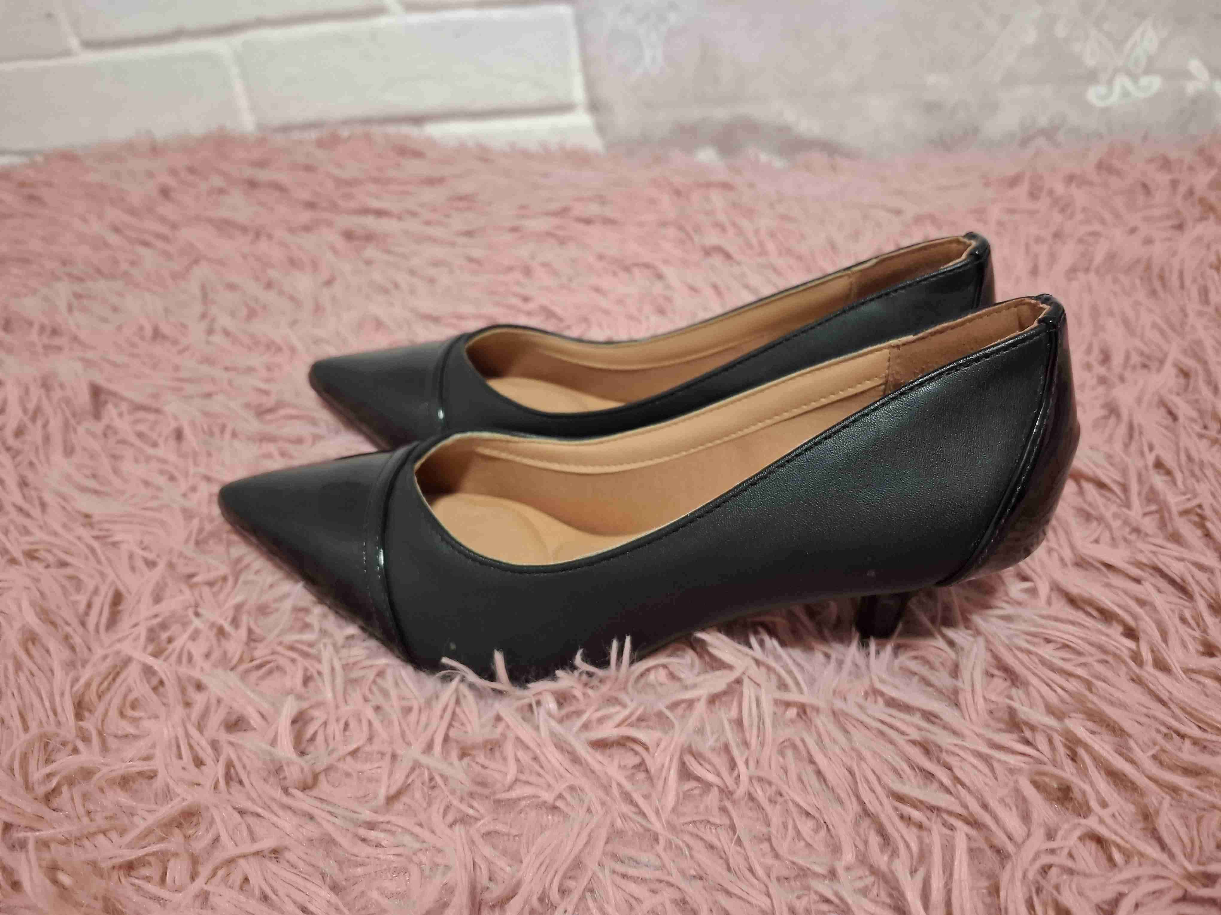 Zapatos negros de tacón bajo - miniatura 4