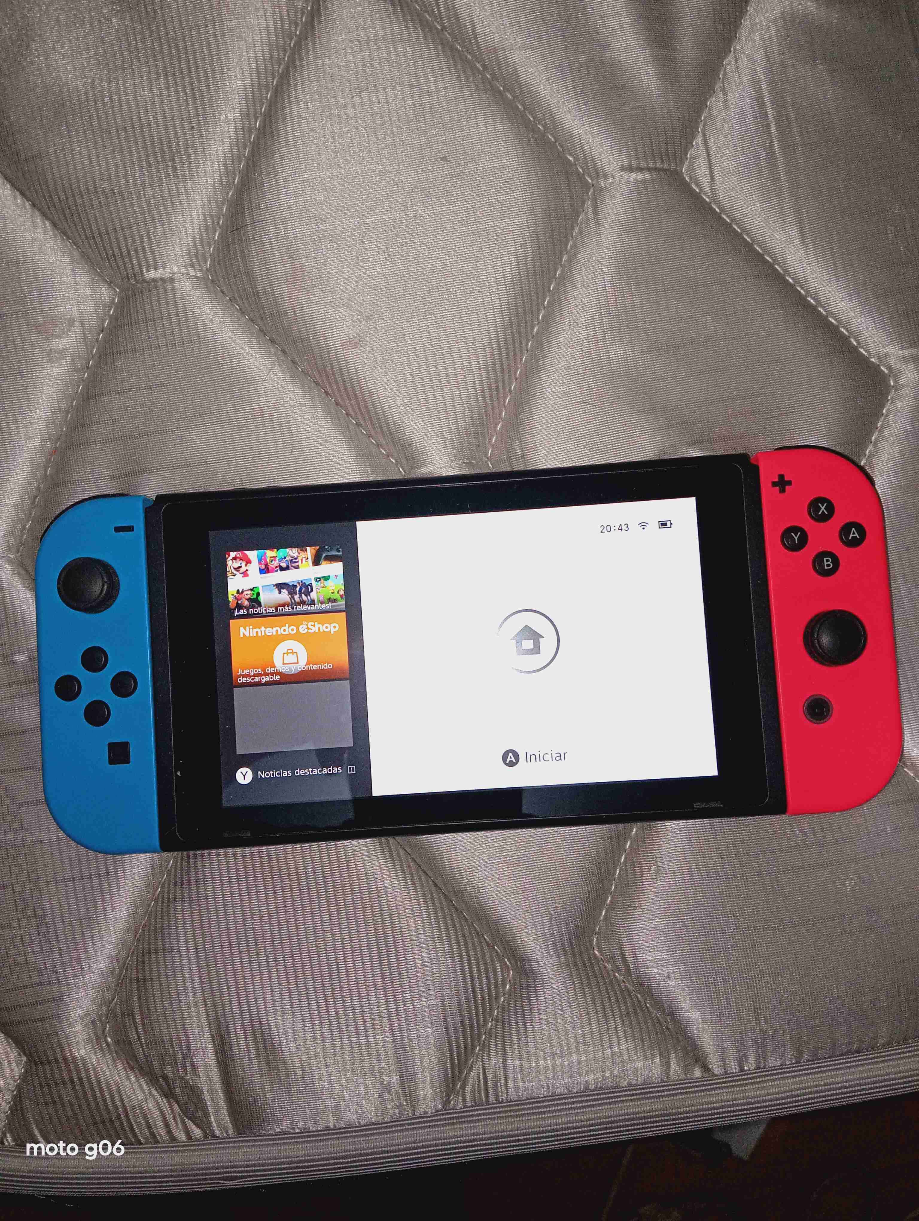 Consola Nintendo Switch colorida - miniatura 1