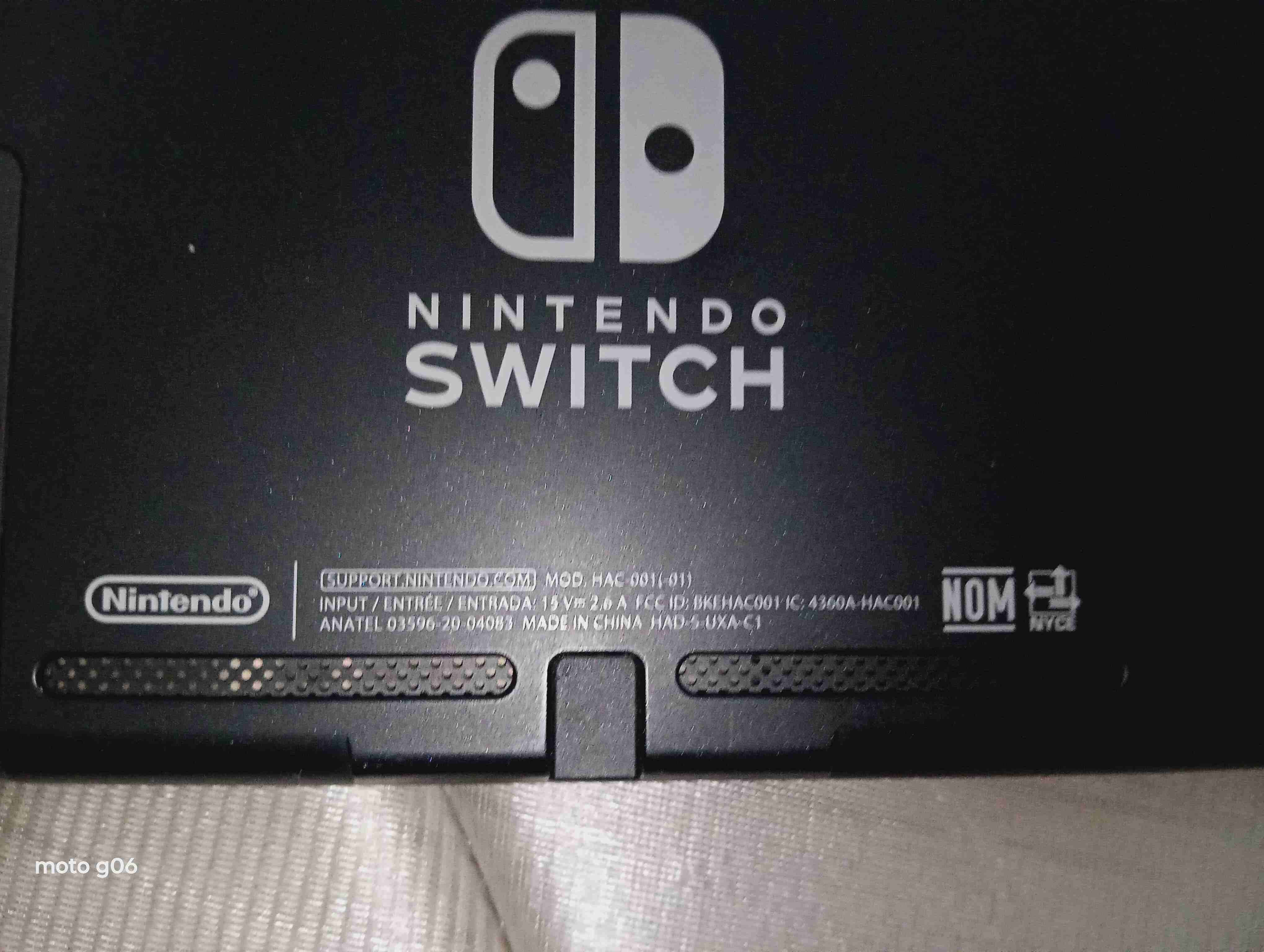 Consola Nintendo Switch colorida - miniatura 3