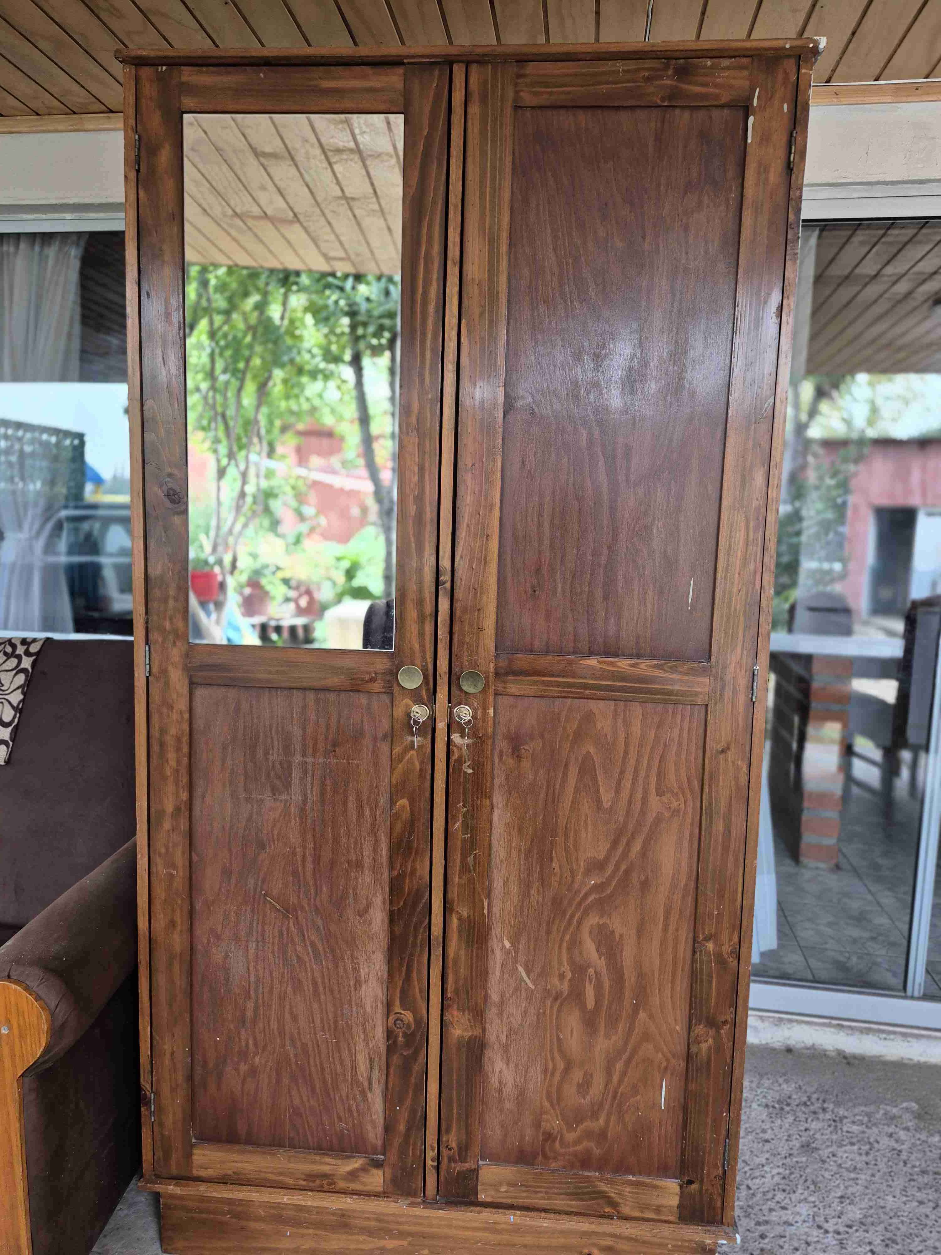 Clóset de madera vintage - miniatura 2