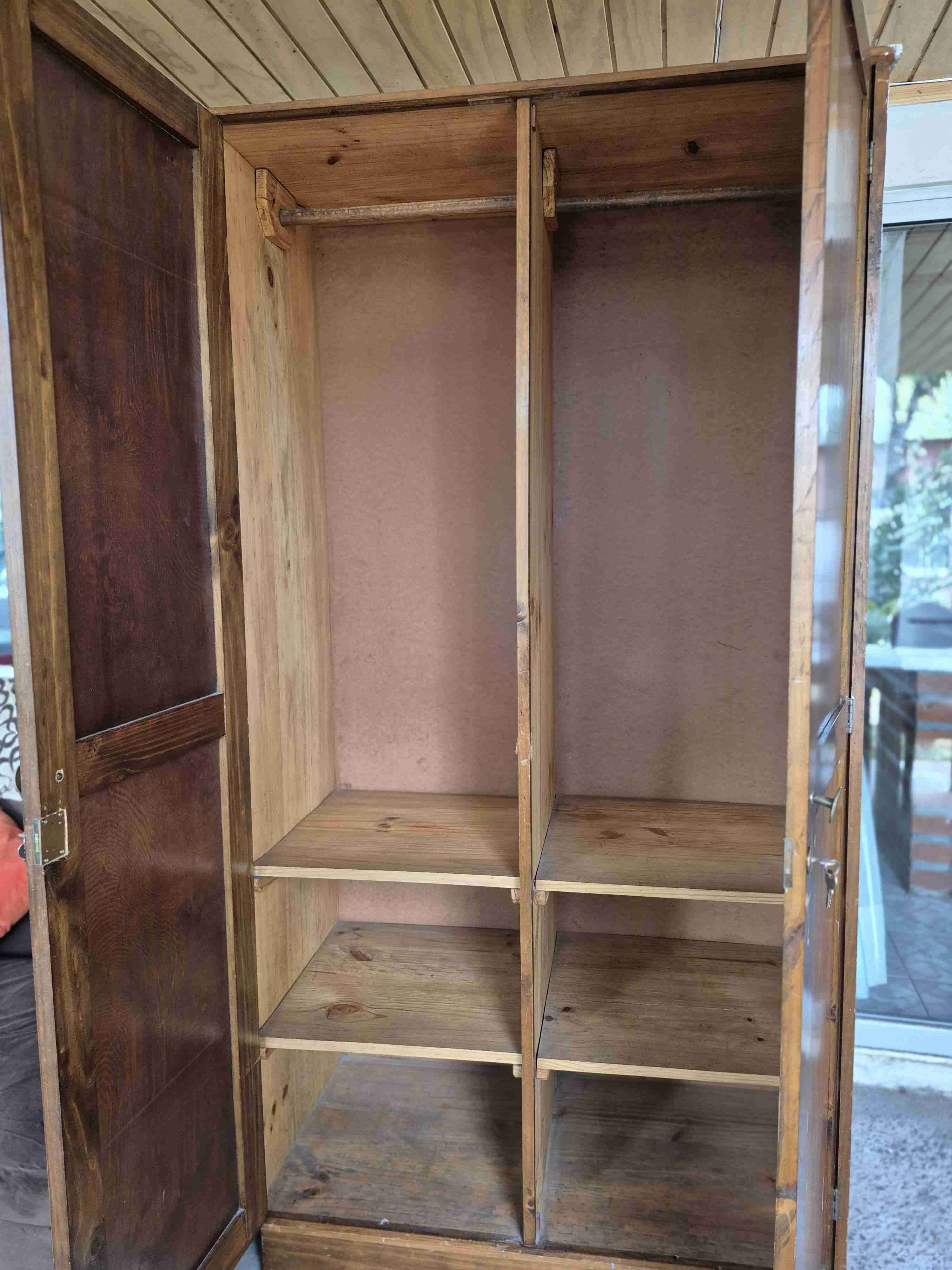 Clóset de madera vintage - miniatura 3