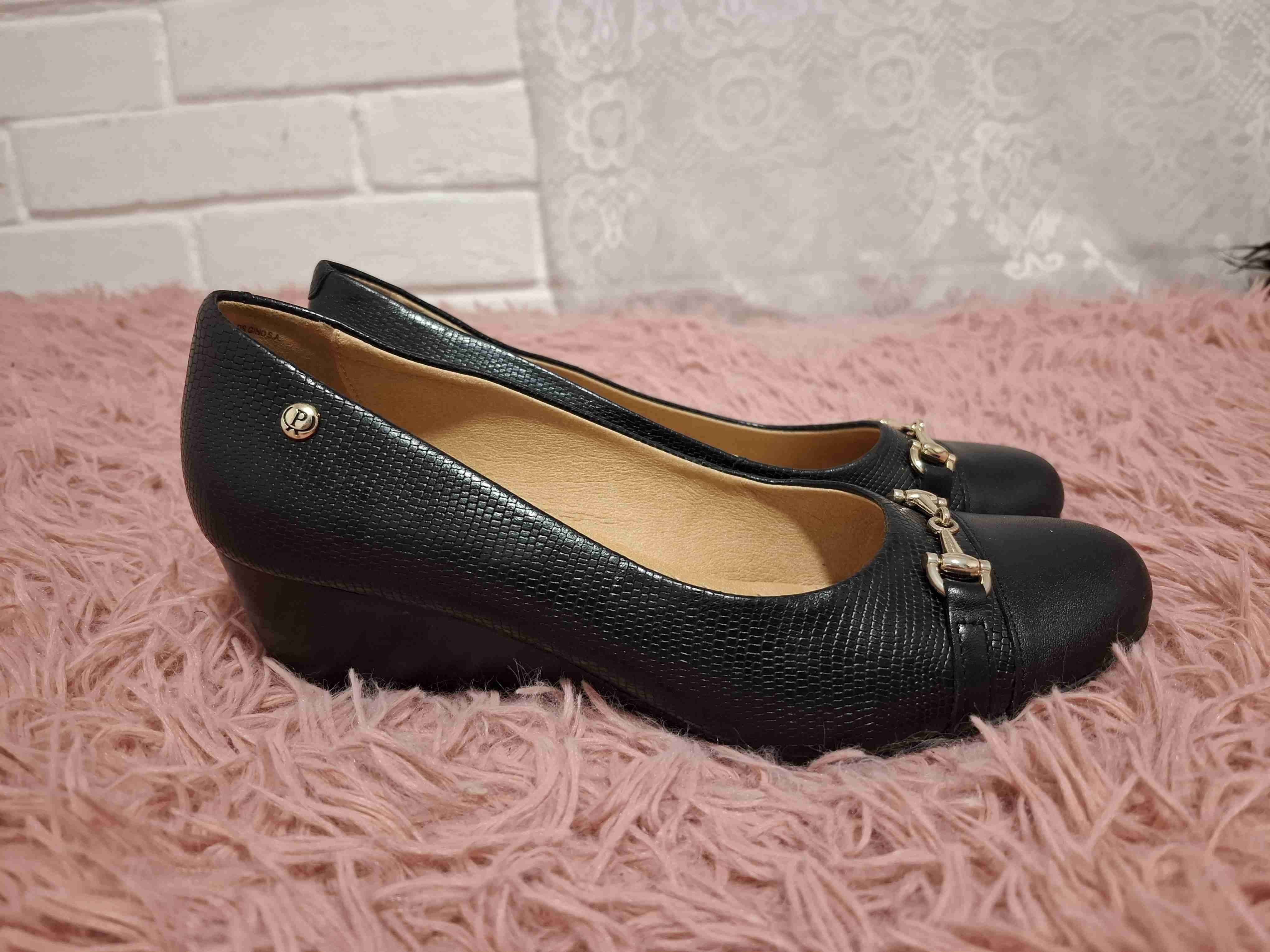 Zapatos negros diseño elegante - miniatura 5