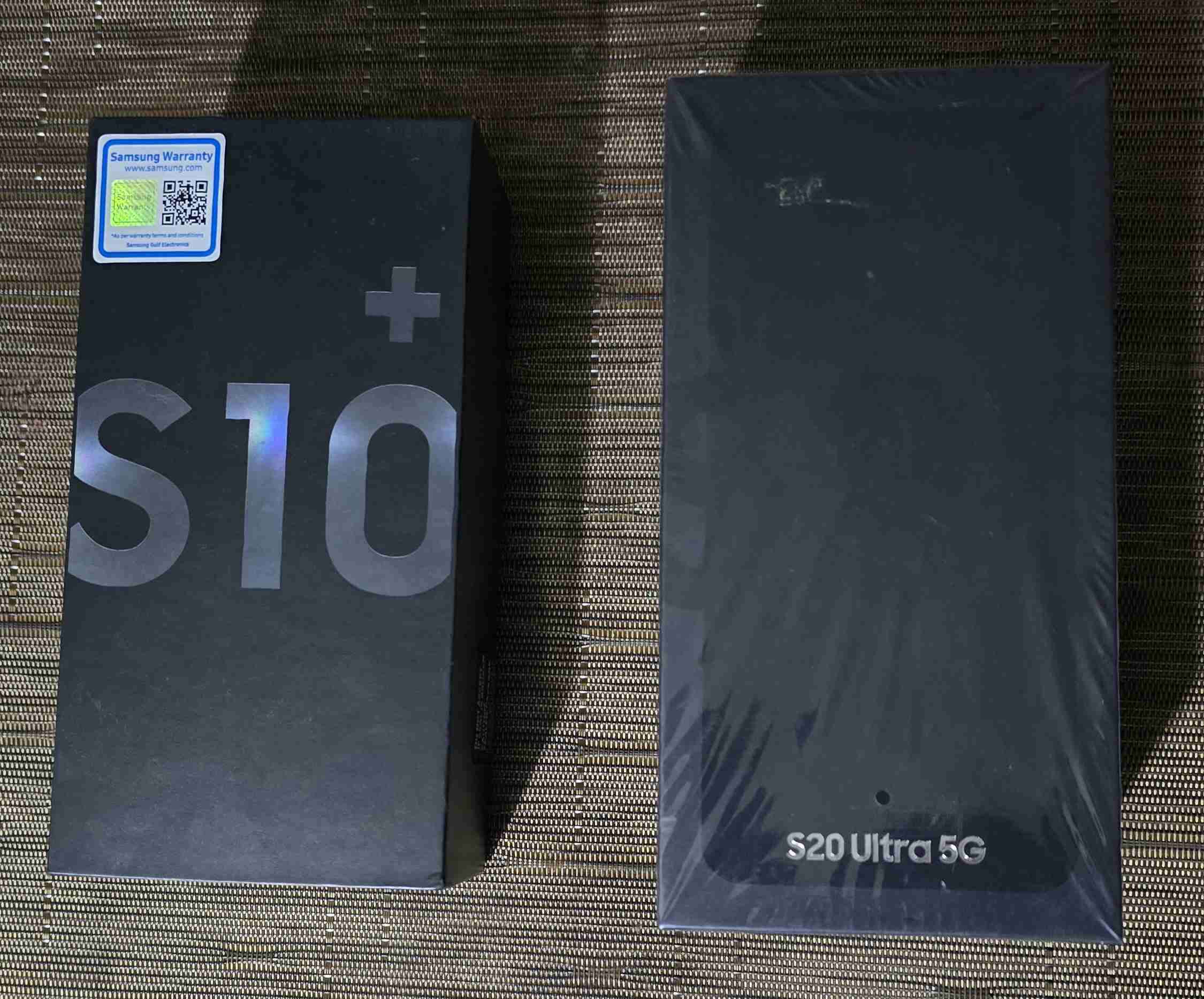 Samsung Galaxy S20 Ultra 5G + Samsung Galaxy S10+ - miniatura 1