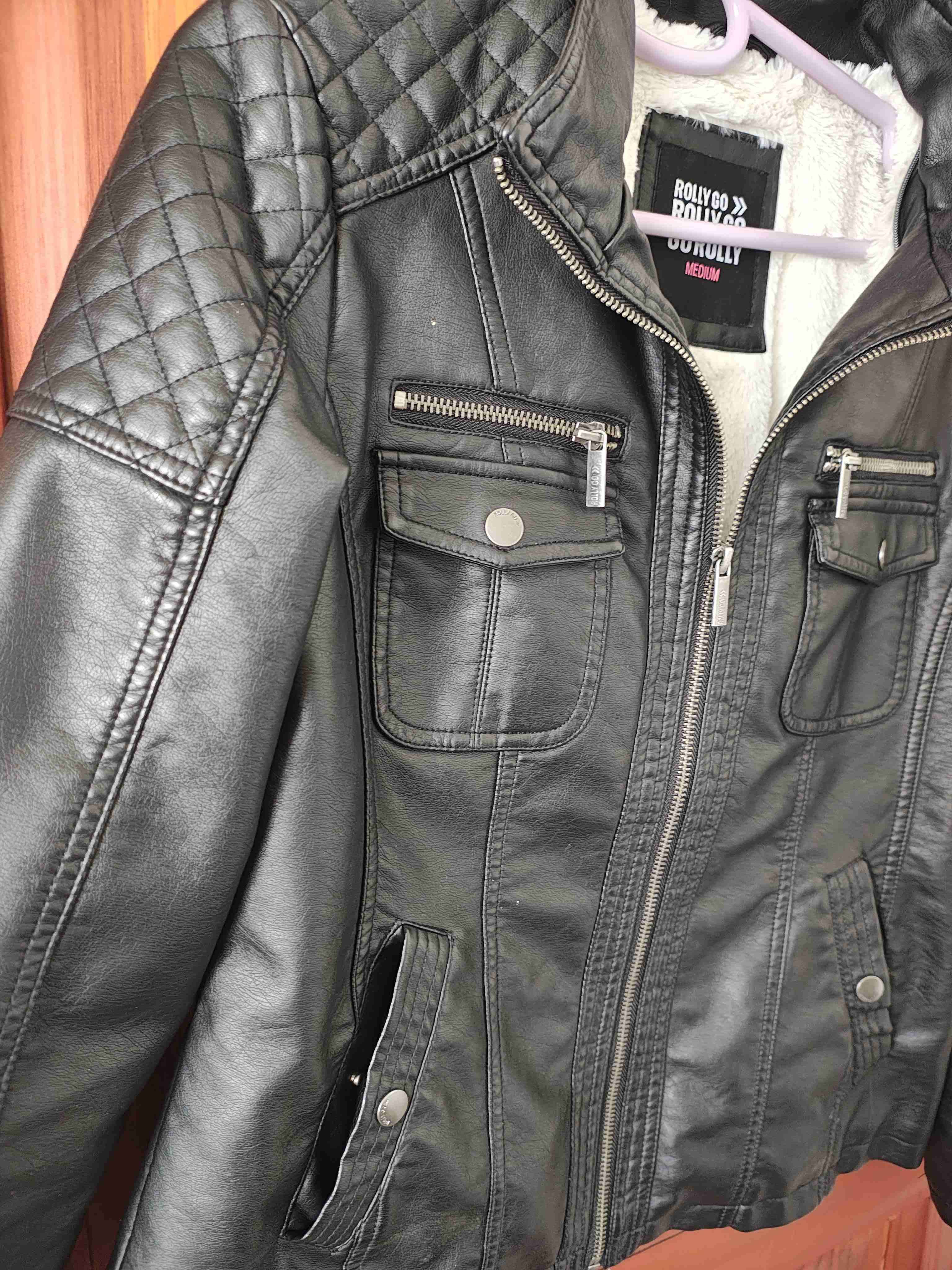 Chaqueta negra de cuero sintético - 2