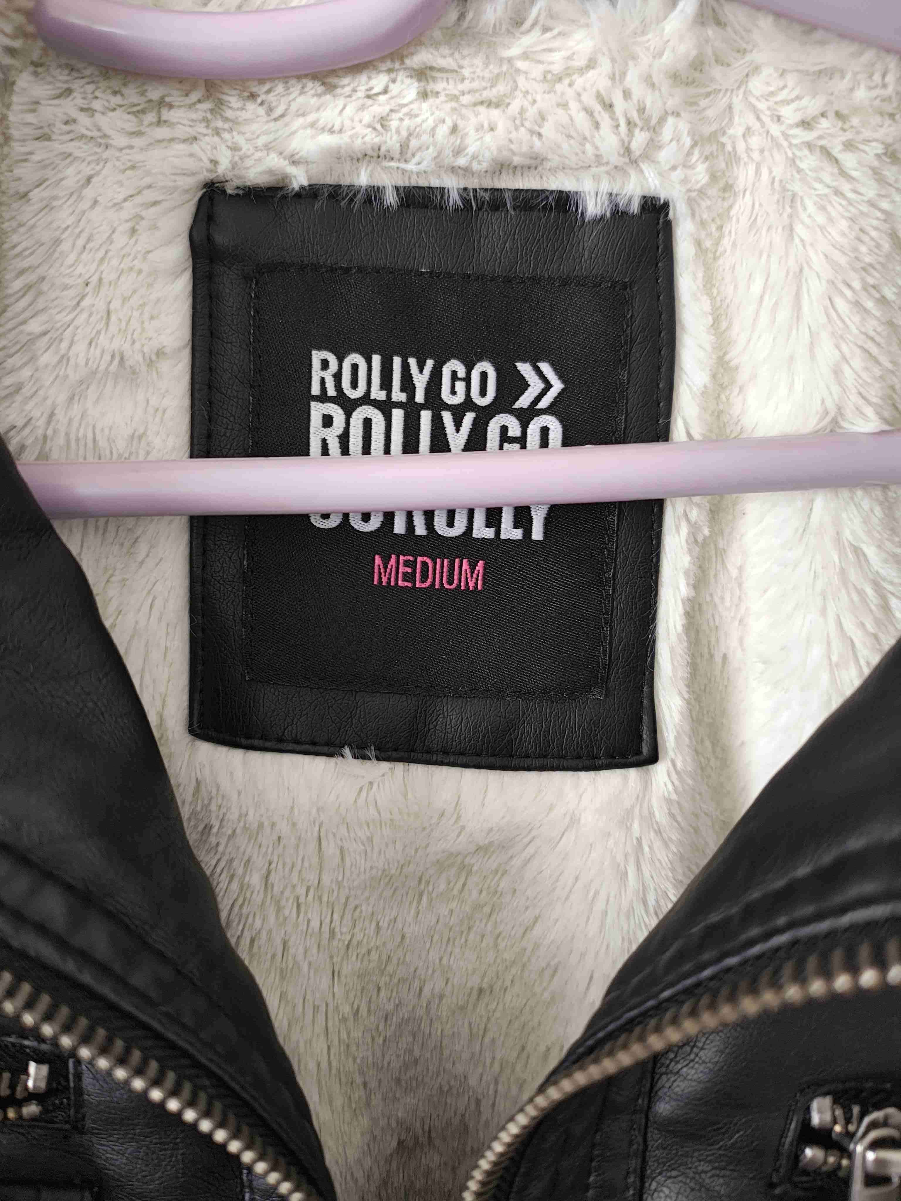 Chaqueta negra de cuero sintético - 4