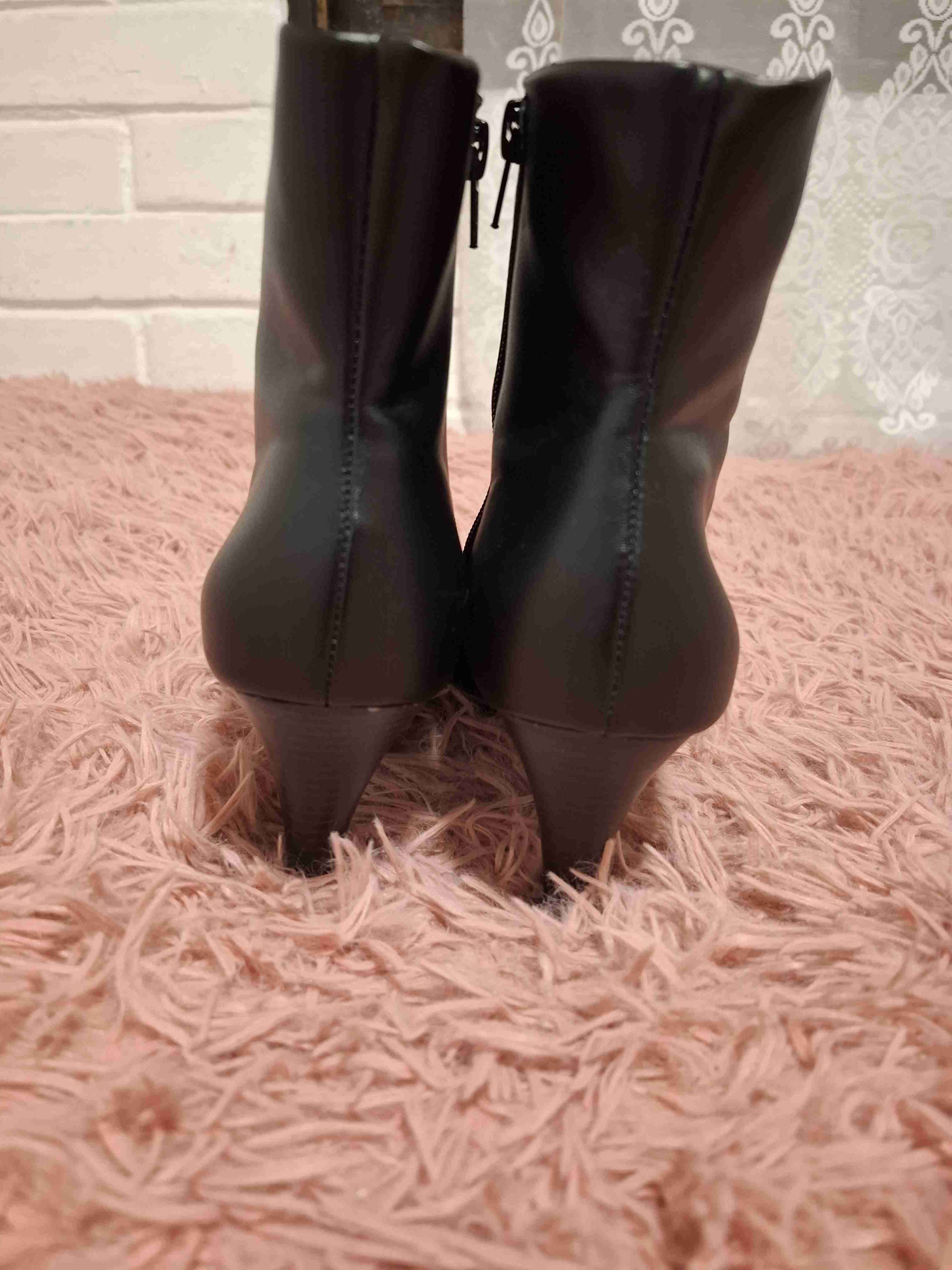 Botines negros de tacón - miniatura 2