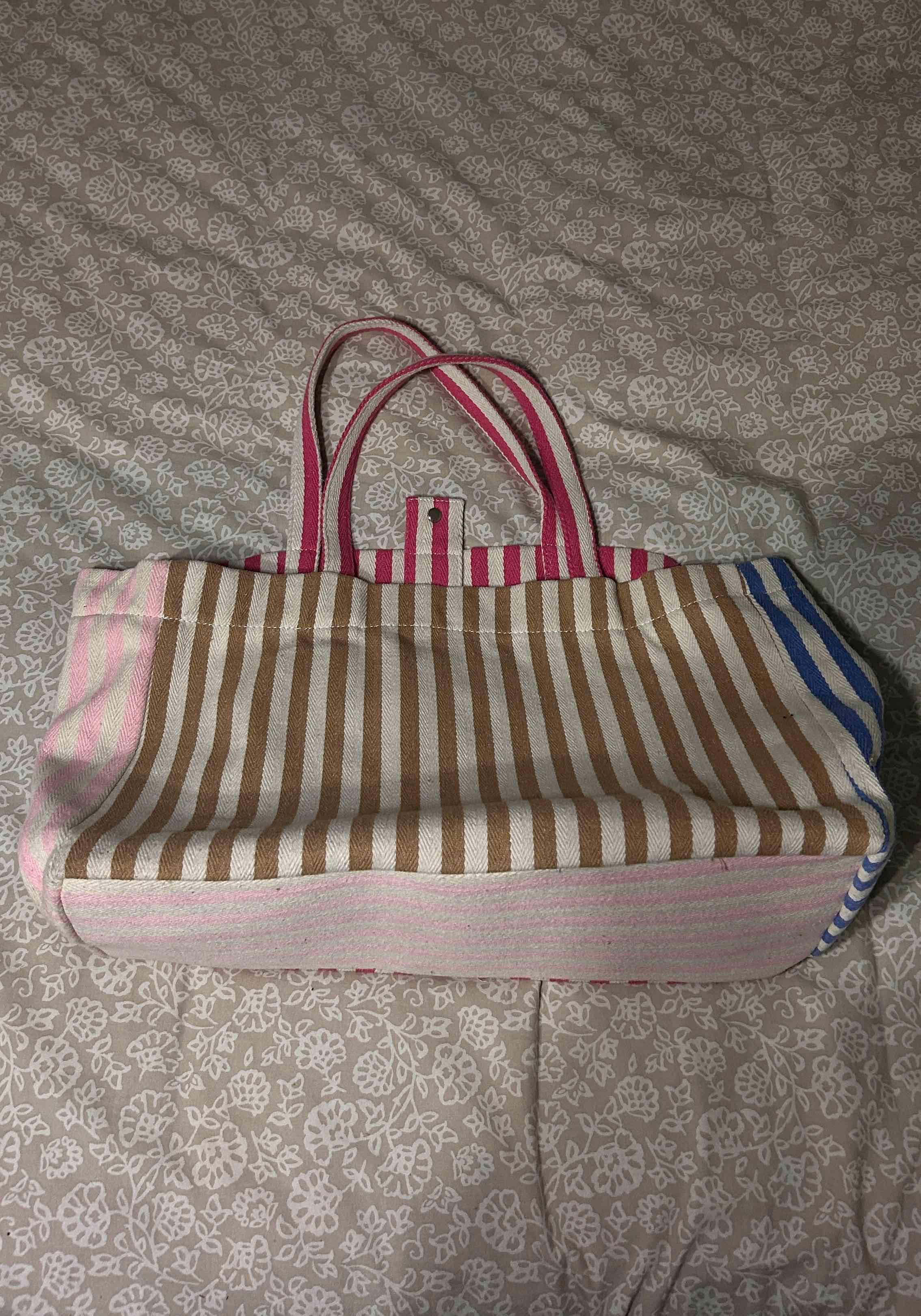 Bolso de mano a rayas