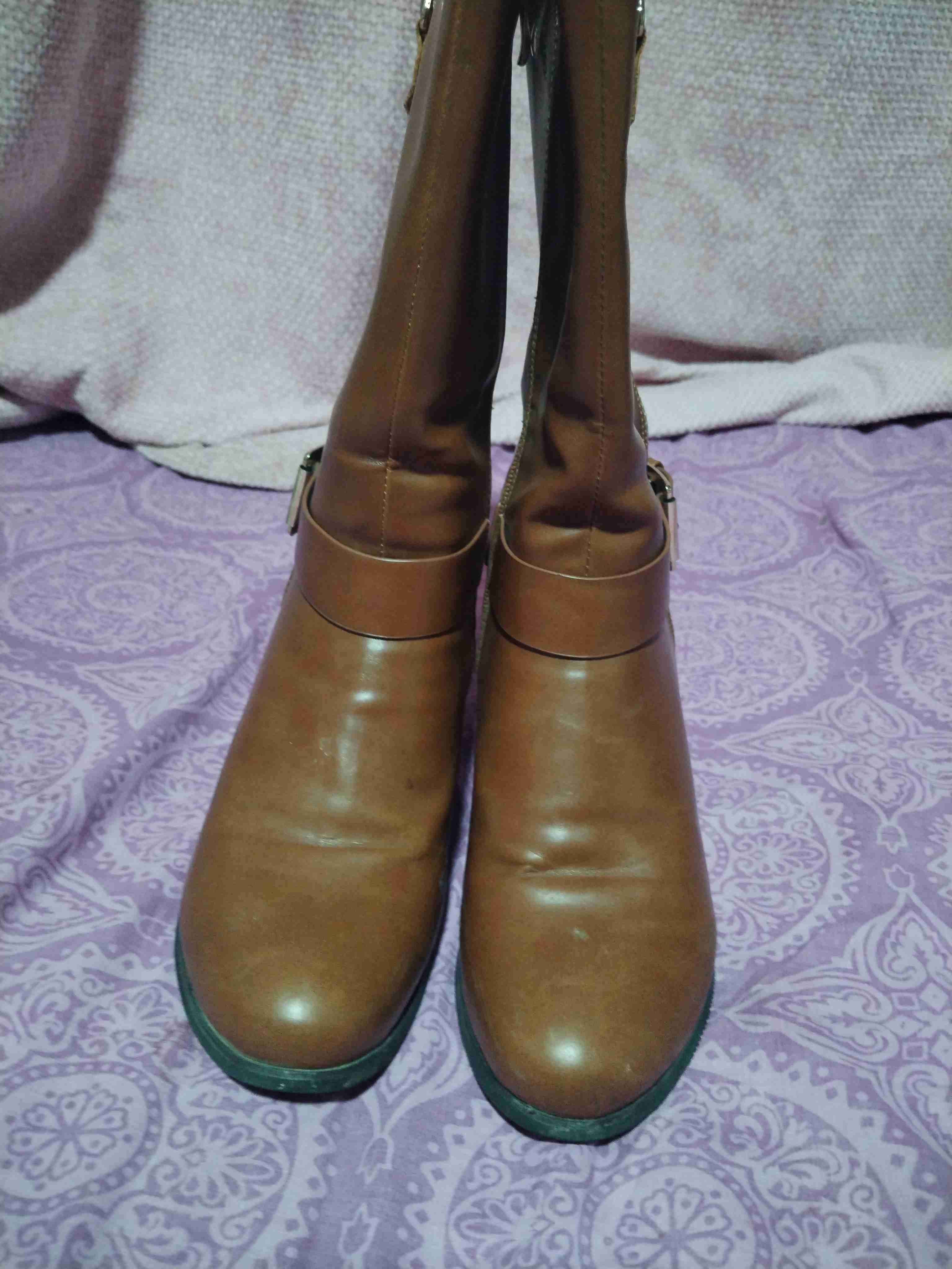 Botas color café con tacón - 2