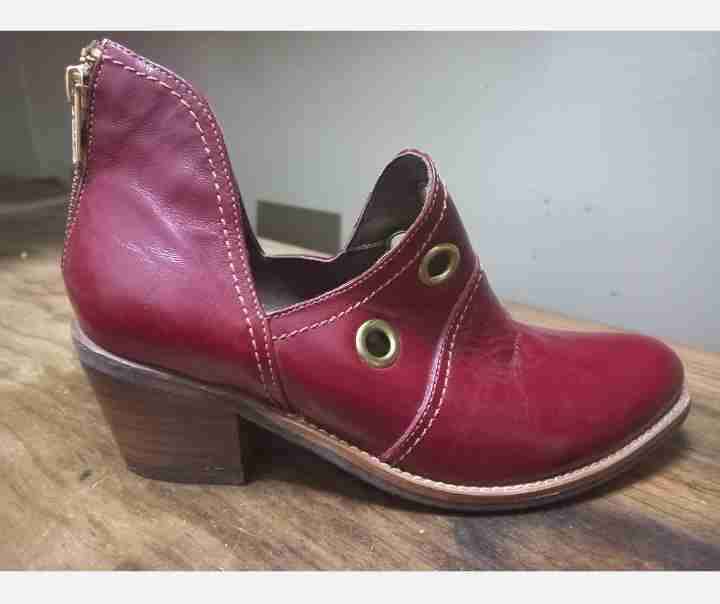 Zapato botín rojo de cuero - 1