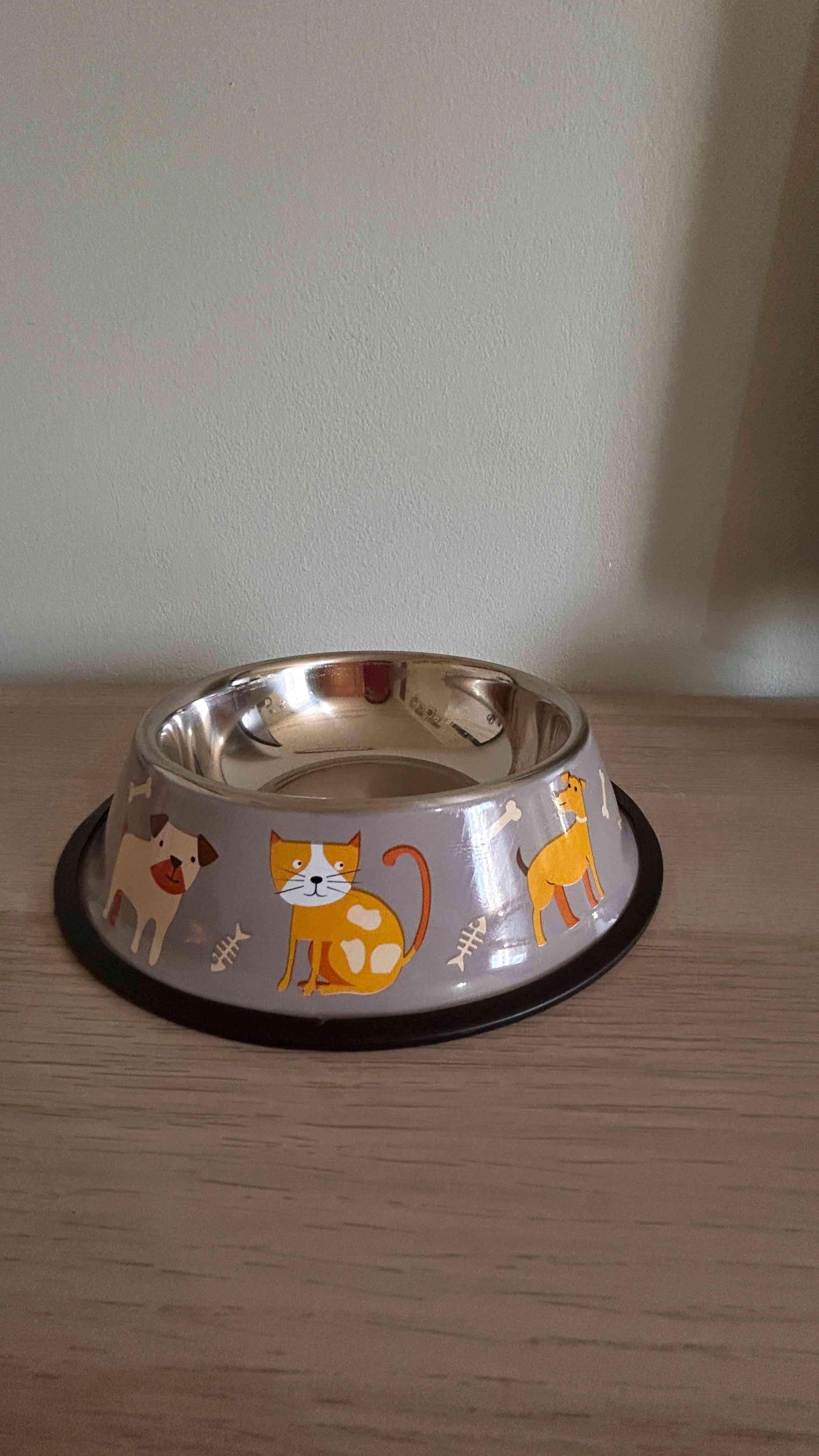 Platos de metal para mascotas - miniatura 2