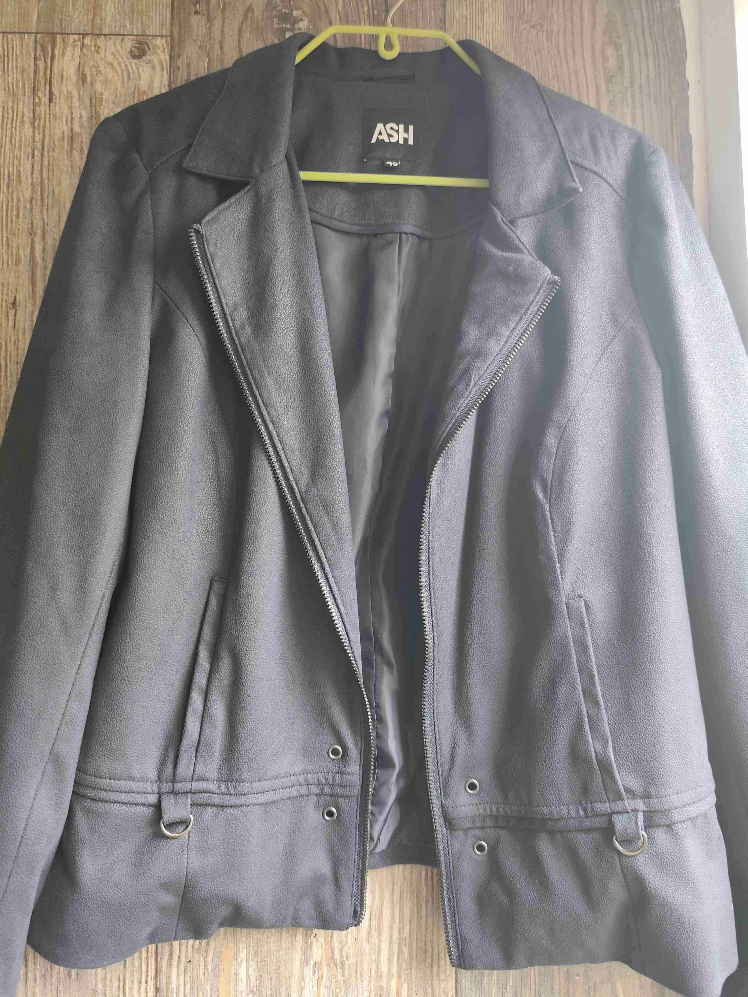 Chaquetas marca Io y Ash - 1