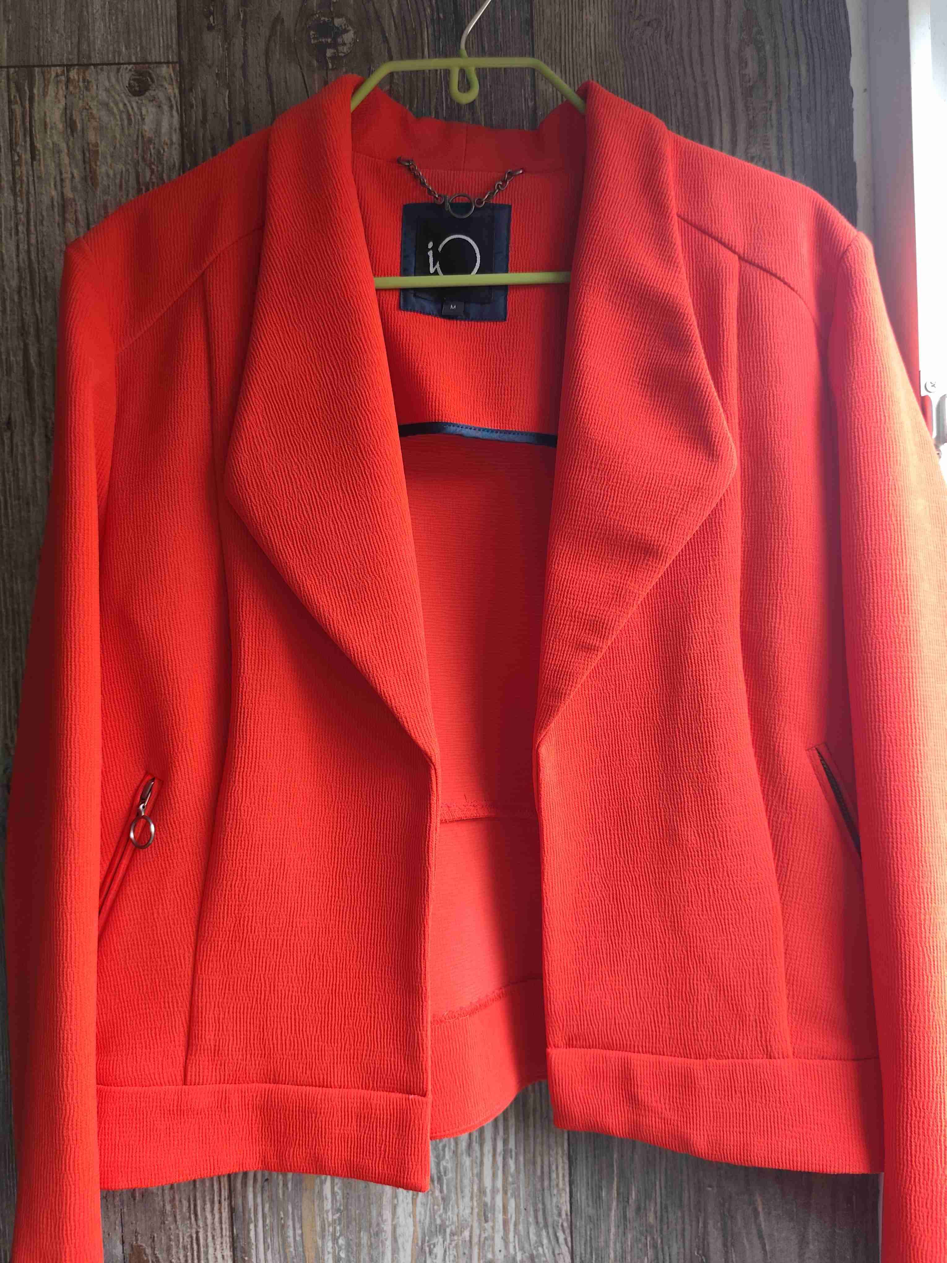 Chaquetas marca Io y Ash - 2