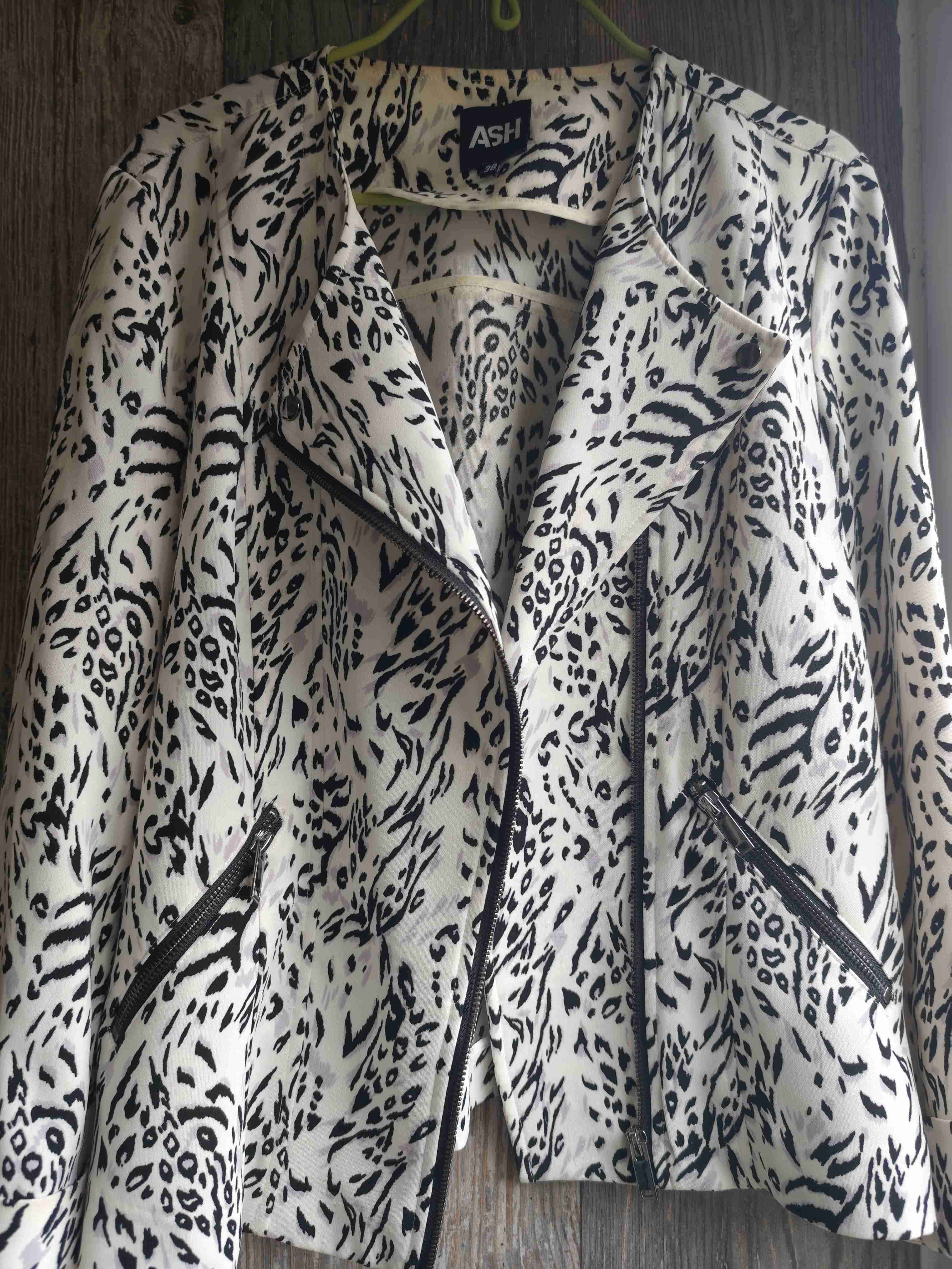 Chaquetas marca Io y Ash - 6