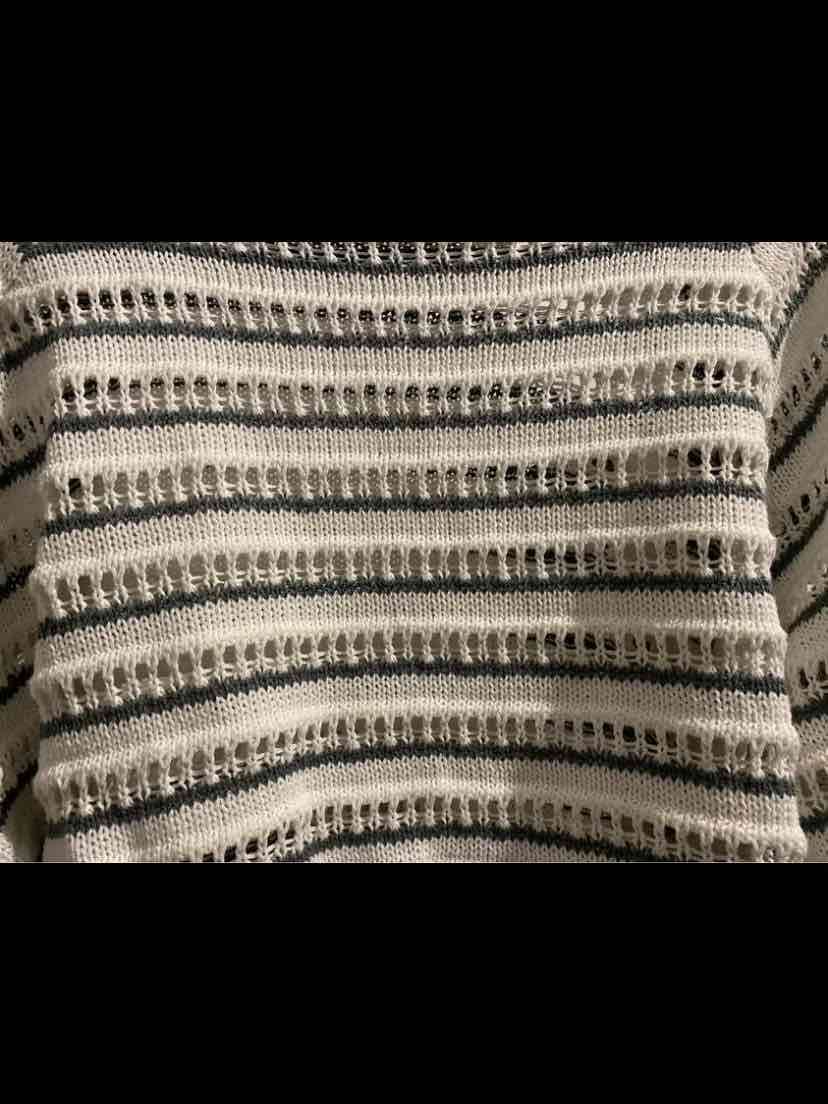 Sweater de rayas blanco y verde - 3