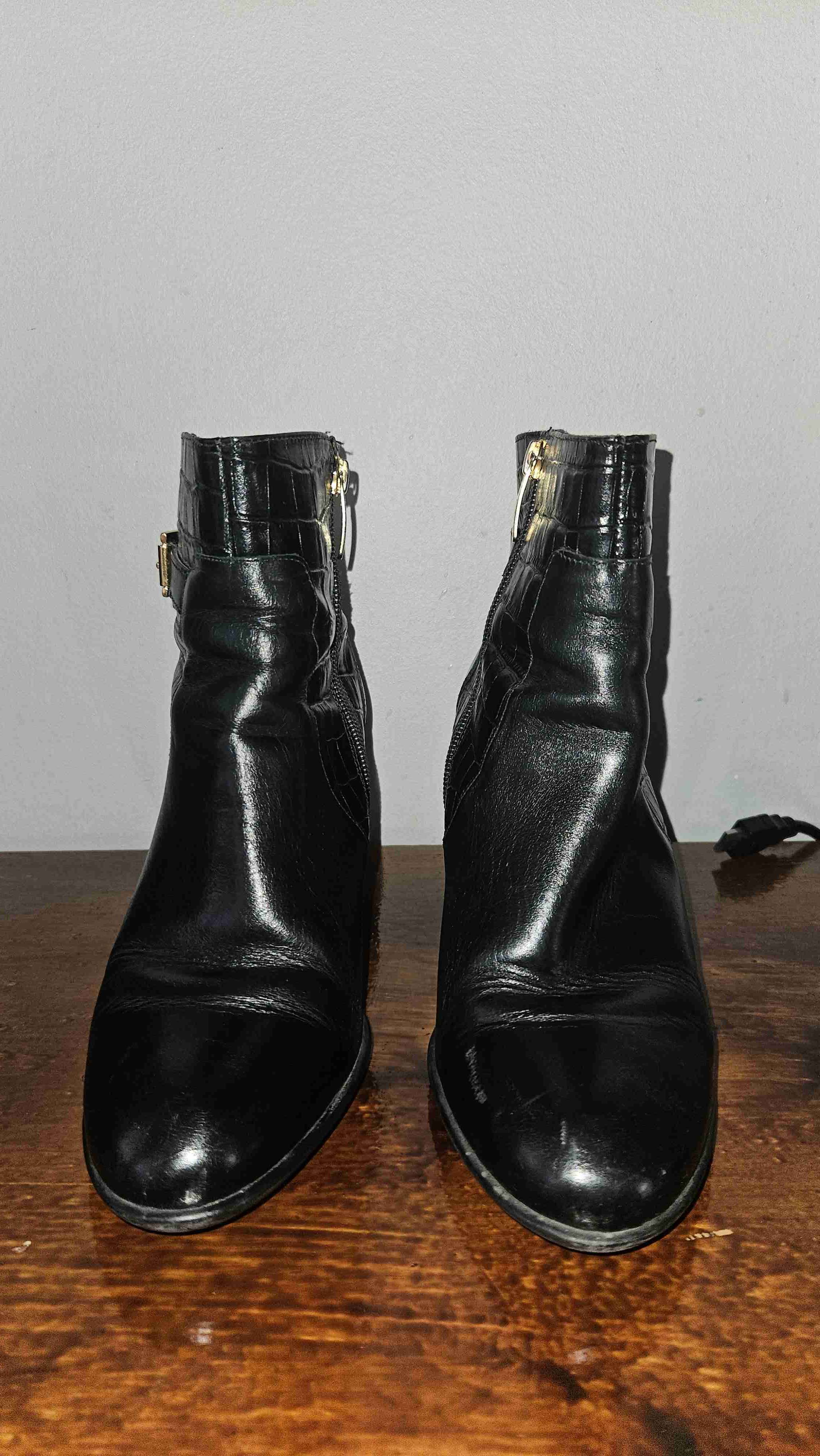 Botines negros de cuero - 1