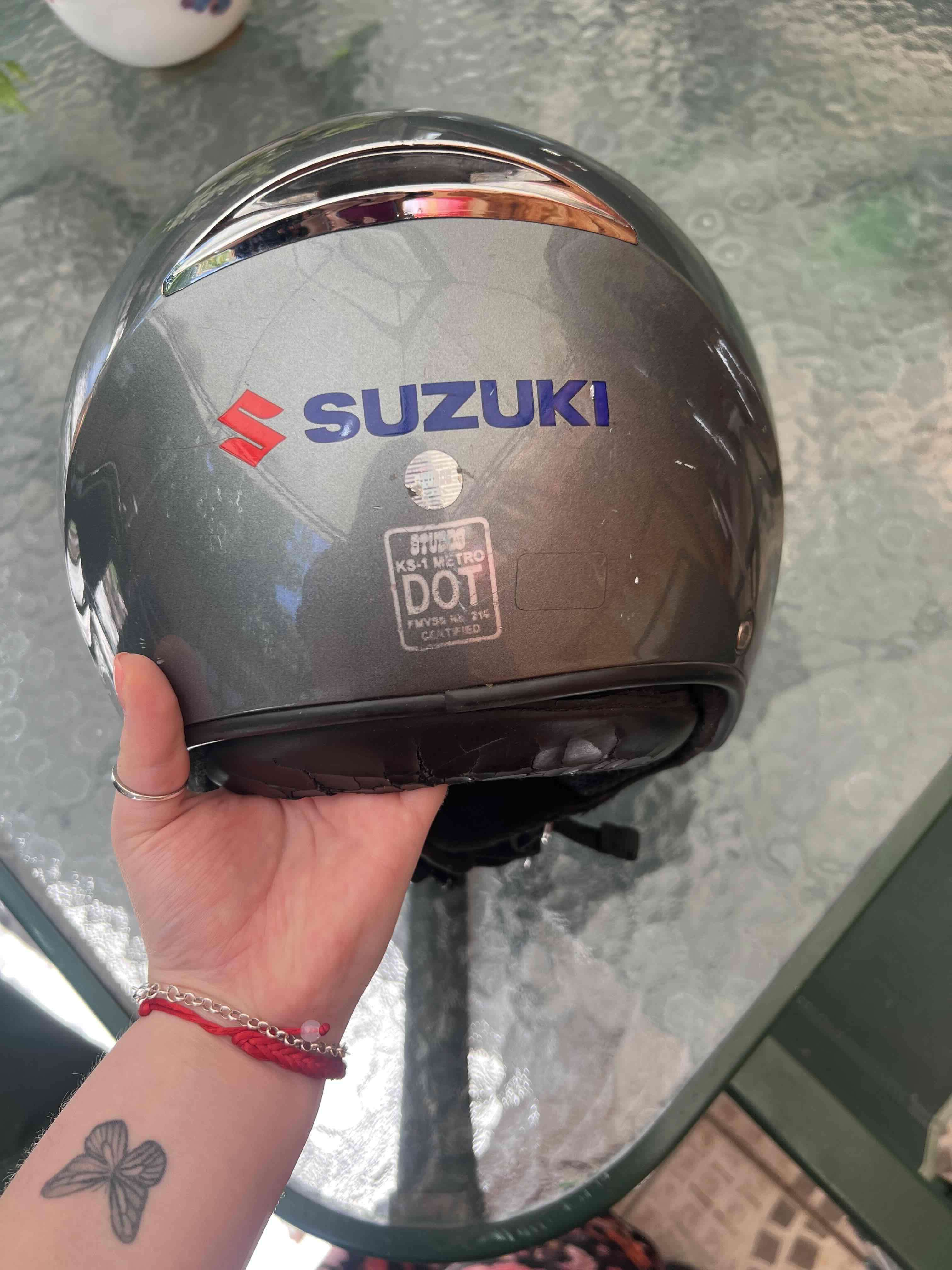 Casco susuki original - 3