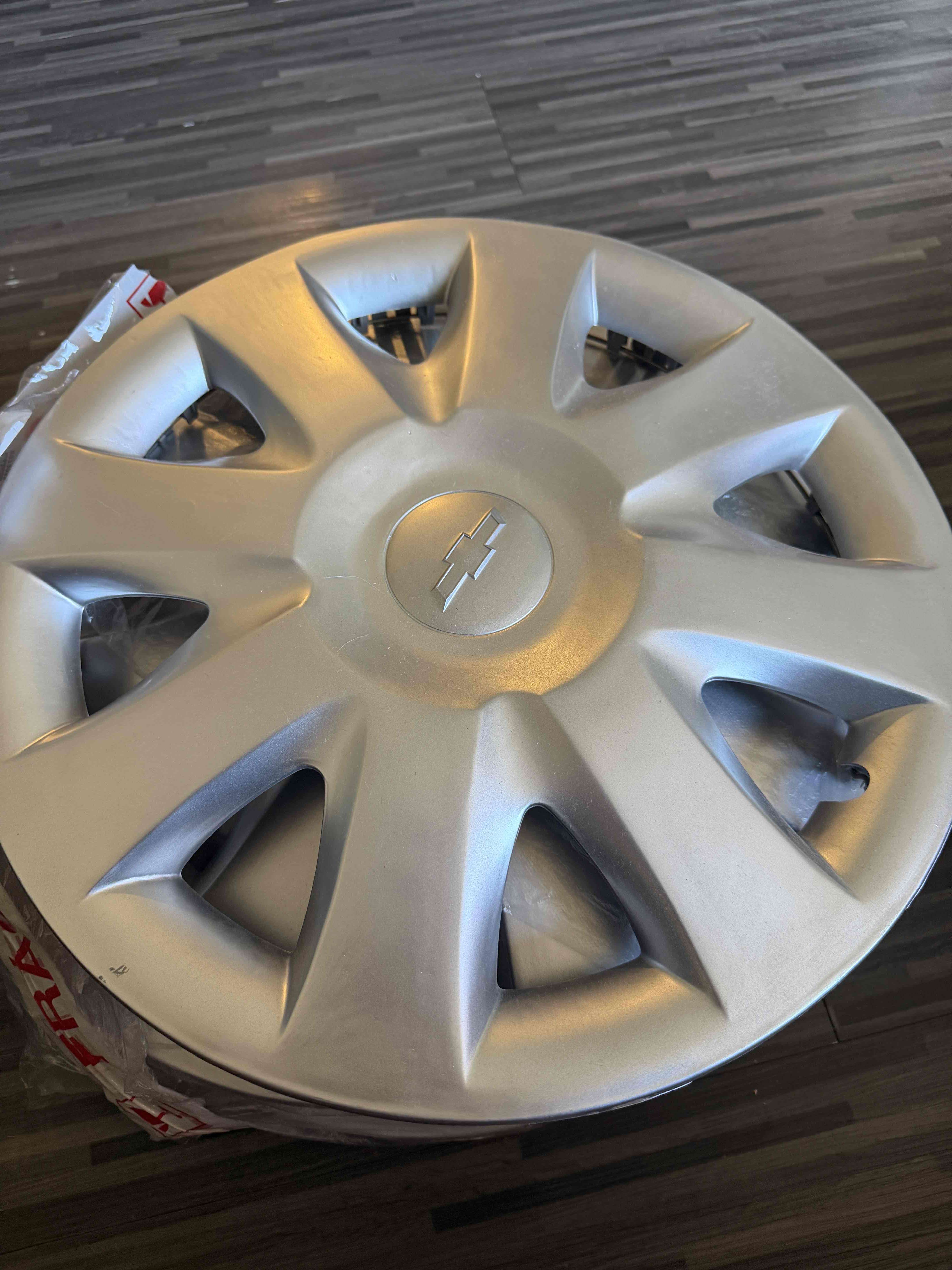 Tapas de rueda Chevrolet nueva - miniatura 2