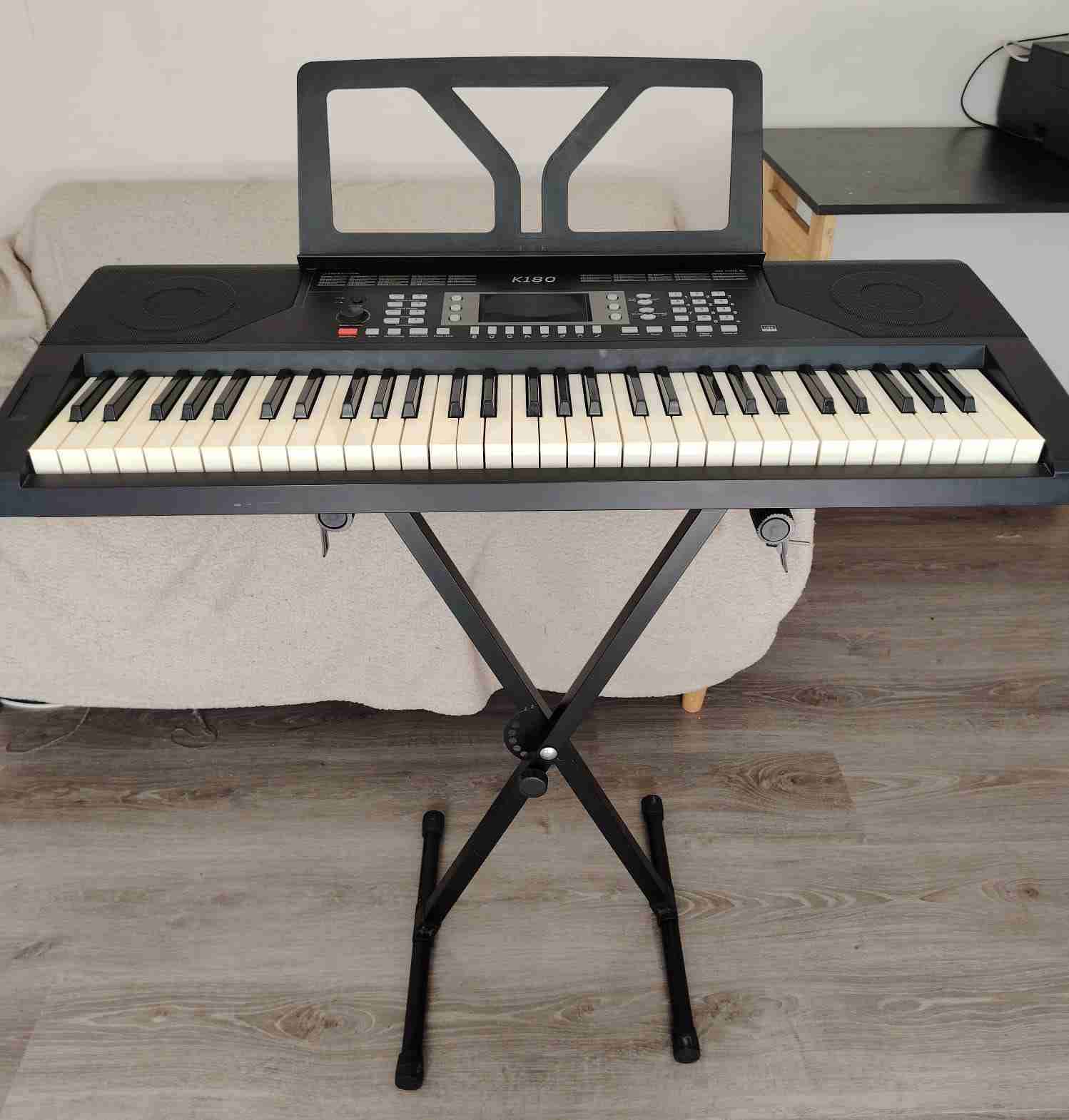 Teclado electrónico con soporte - 1