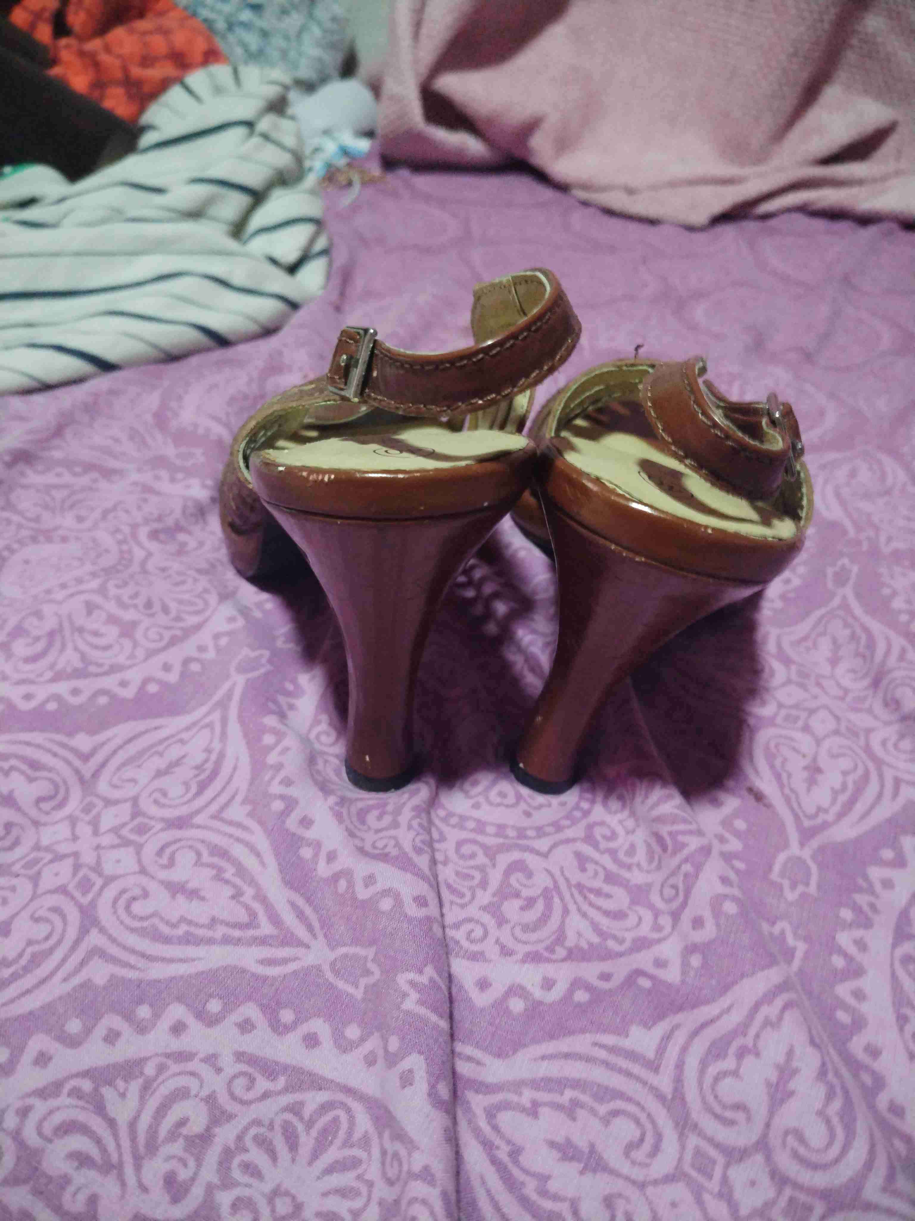 Sandalias café de mujer - 4