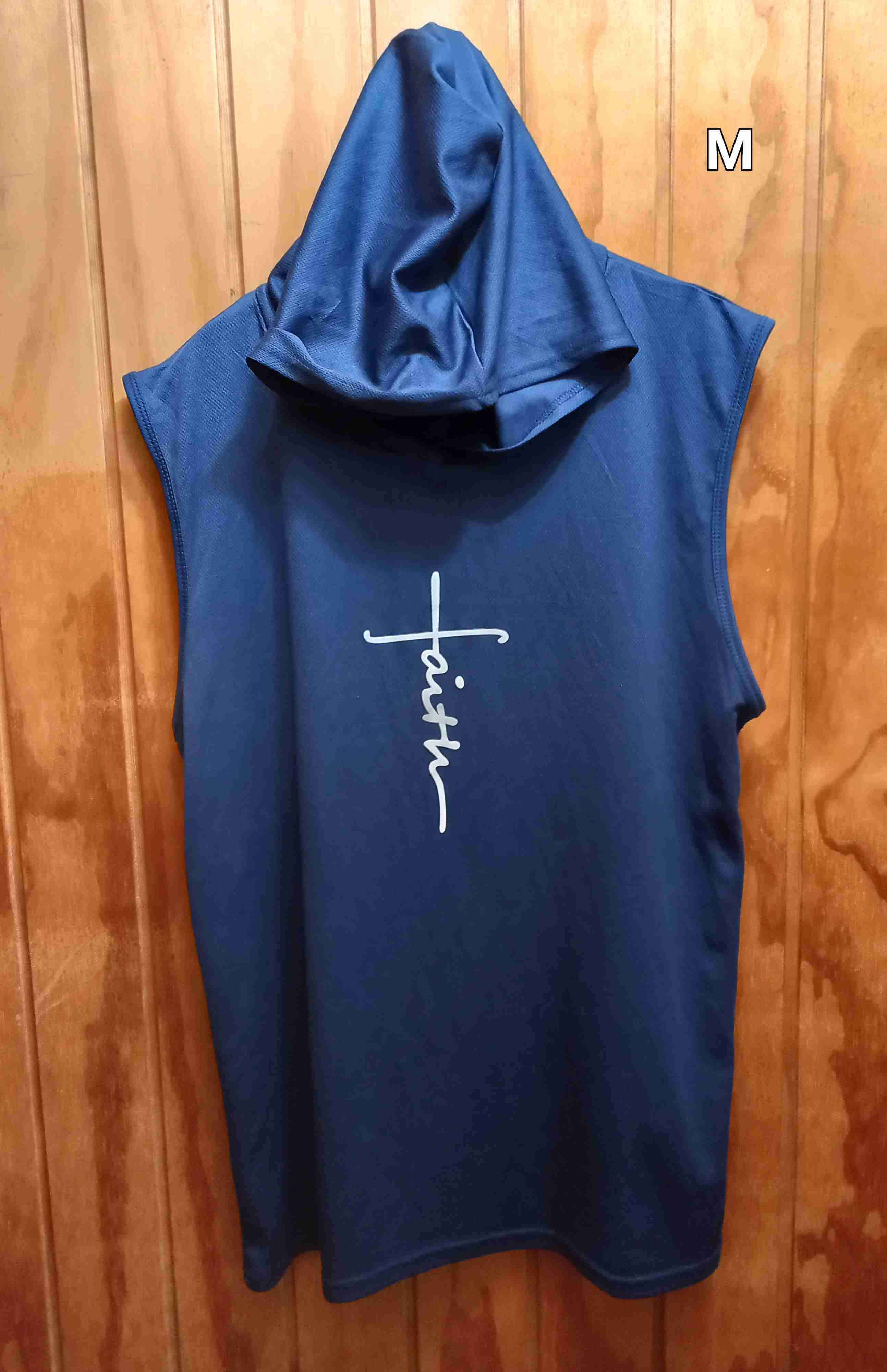 Polera azul sin mangas capucha