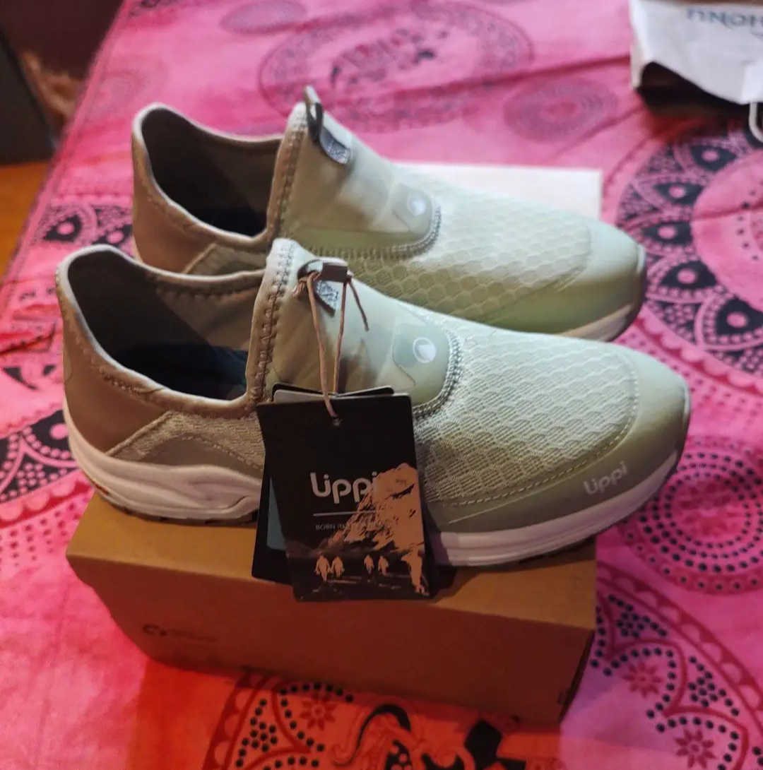 Zapatillas color verde agua Lippi nuevas - 1