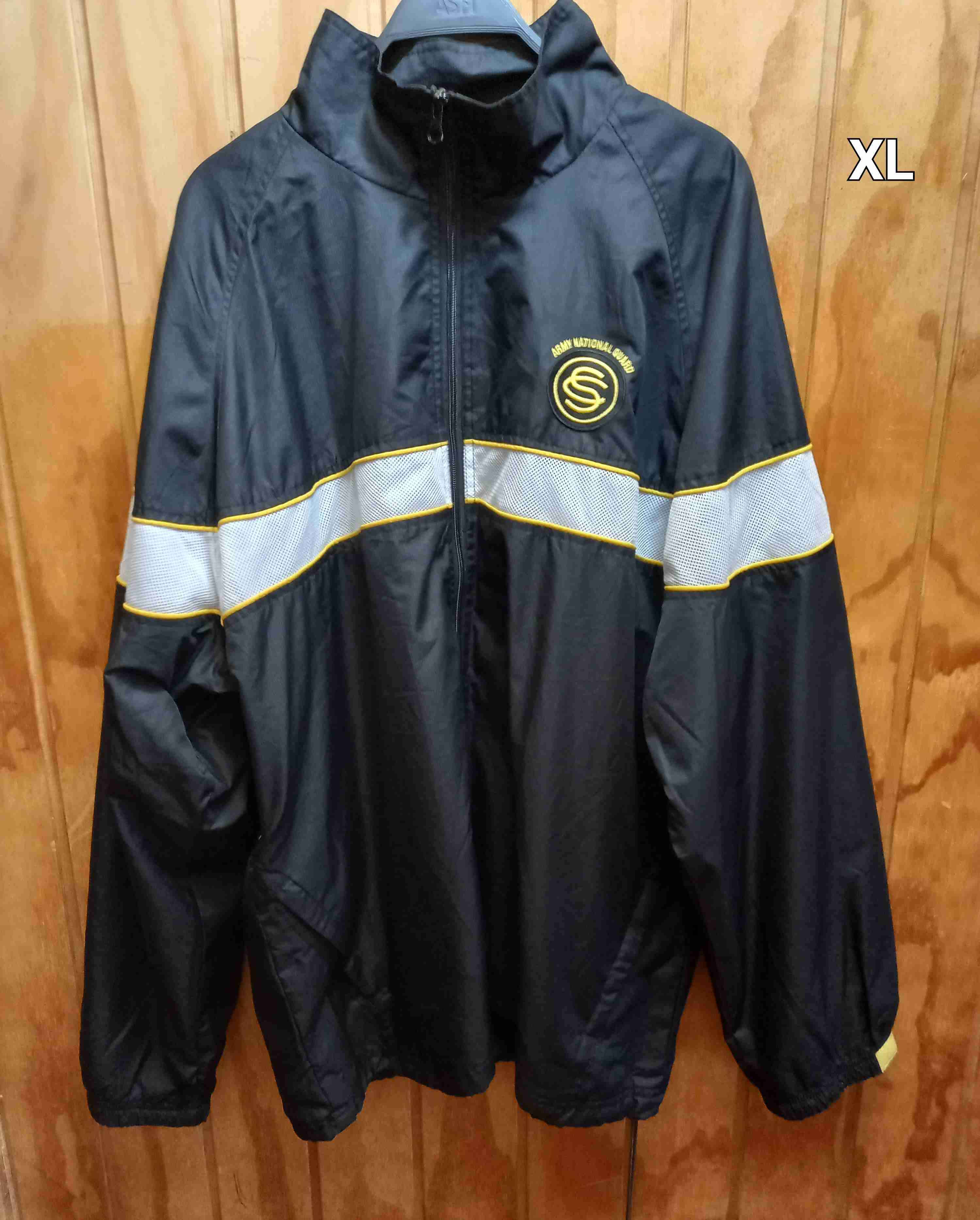 Cortaviento negro con detalles reflectantes - 1