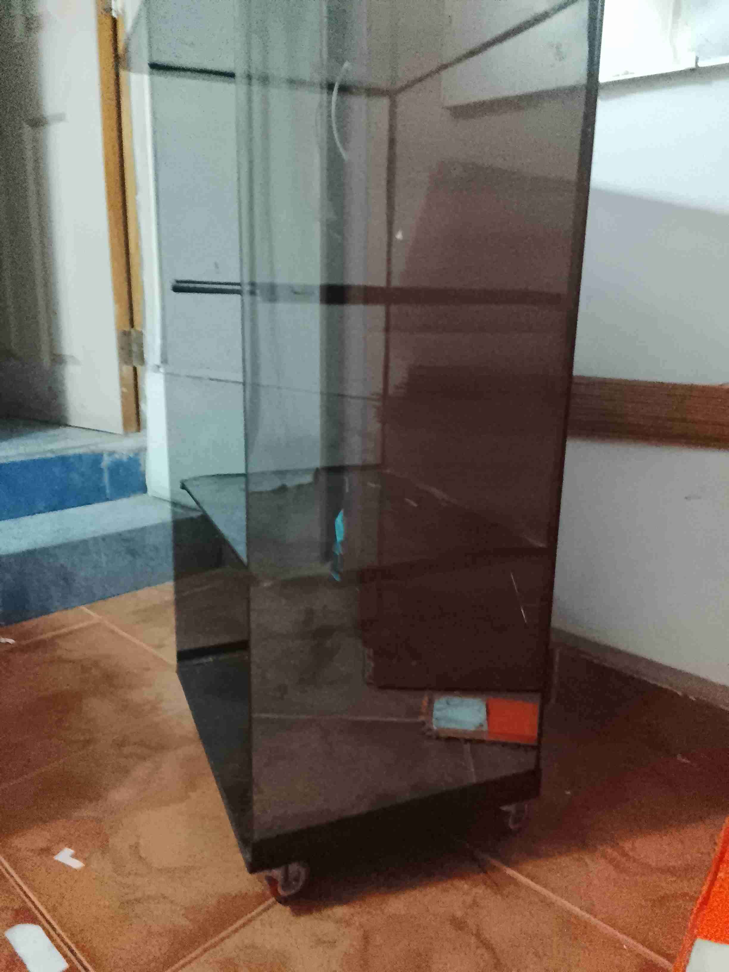 Estante de vidrio con ruedas - 2