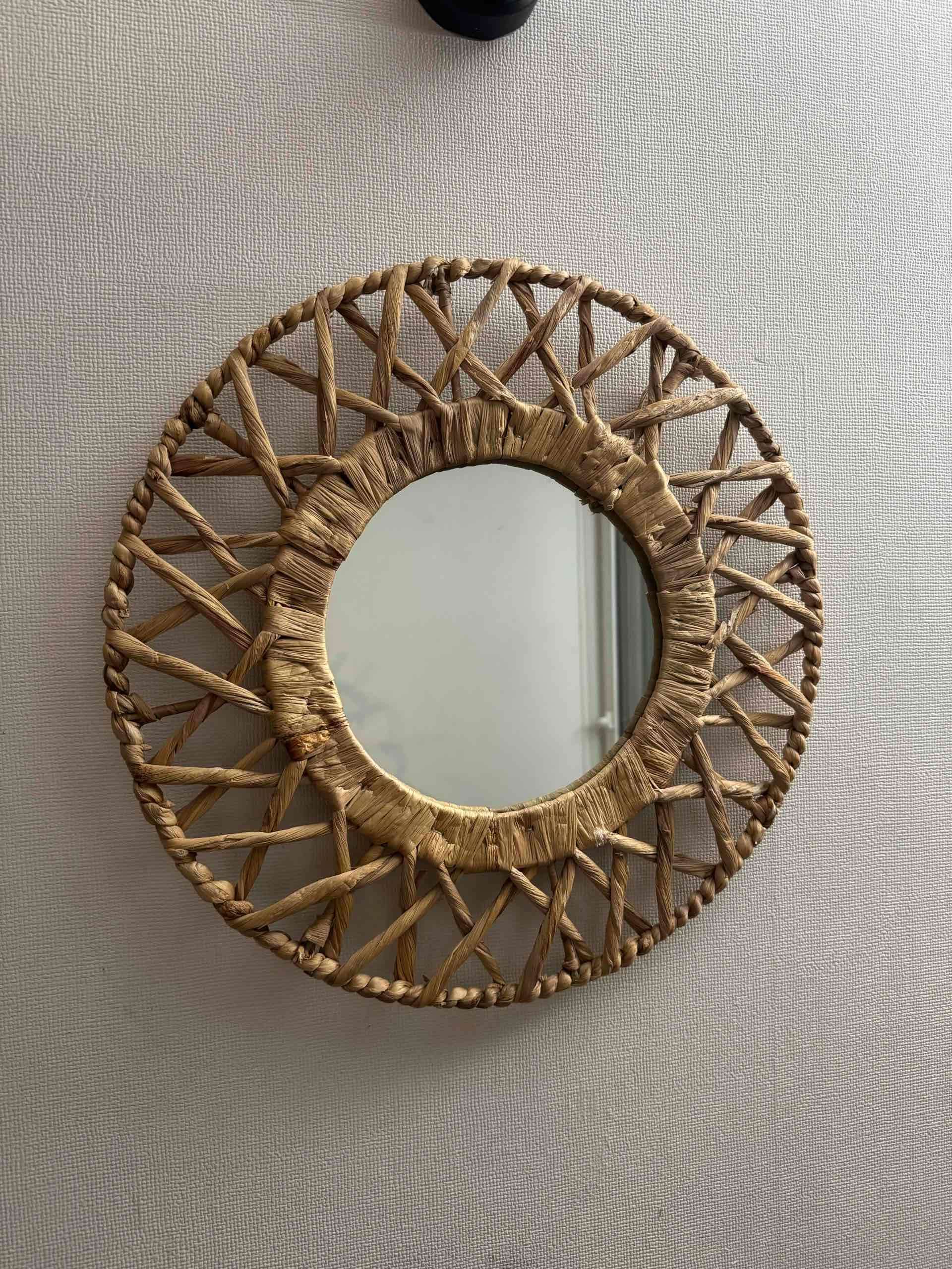 Espejo circular con marco tejido - 2