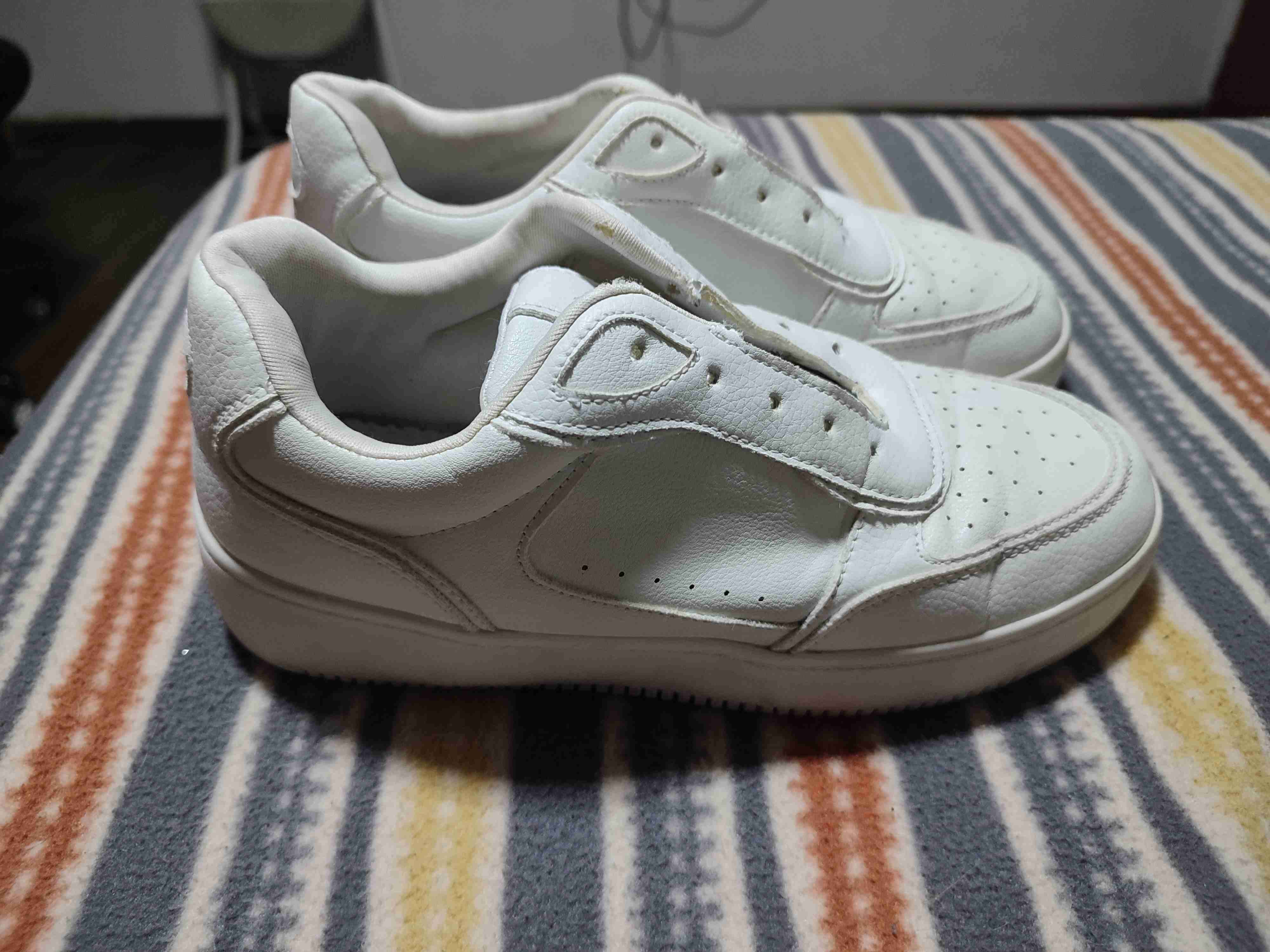 Zapatillas deportivas blancas - 1