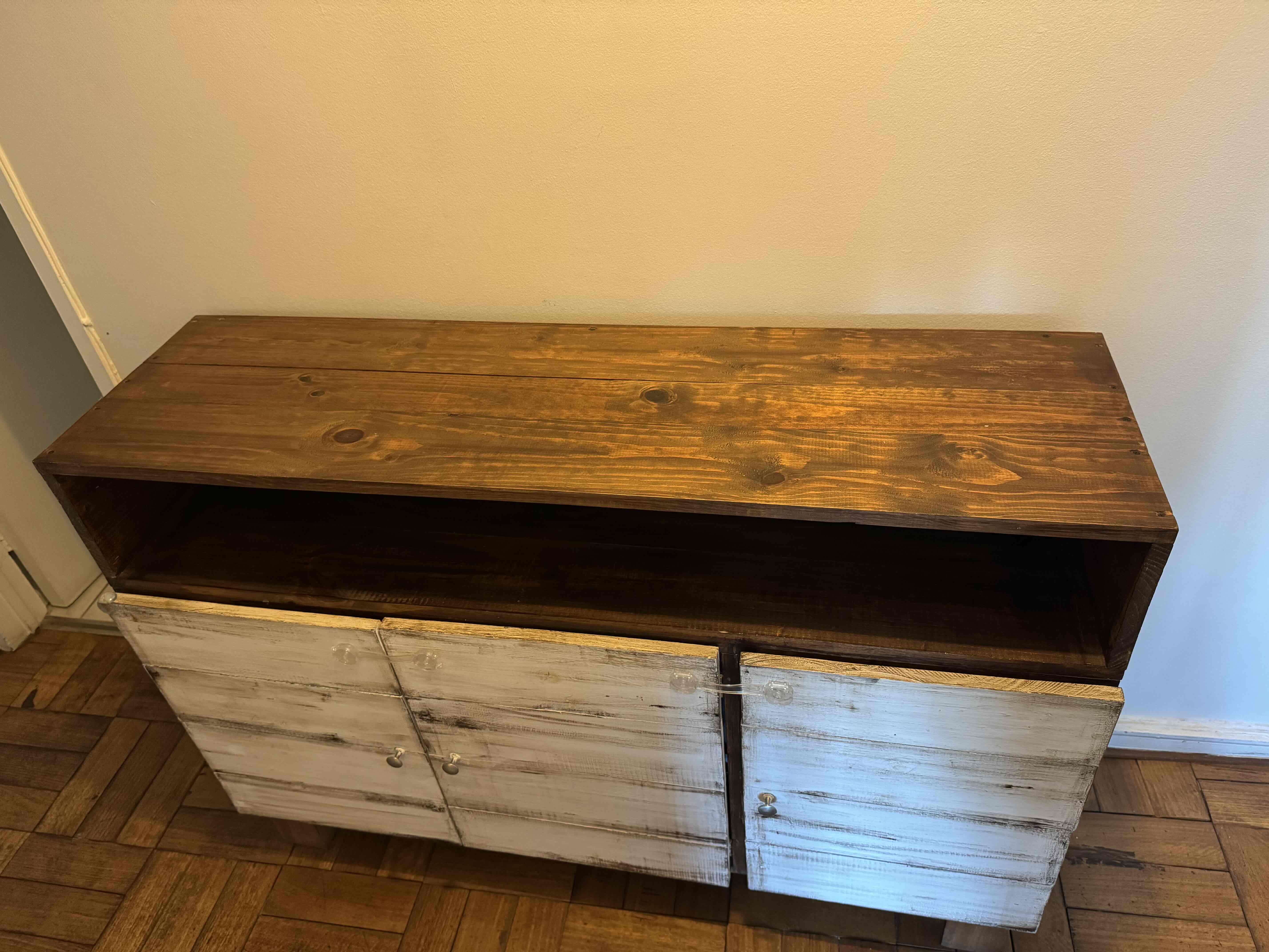 Mueble de madera rústico - miniatura 2