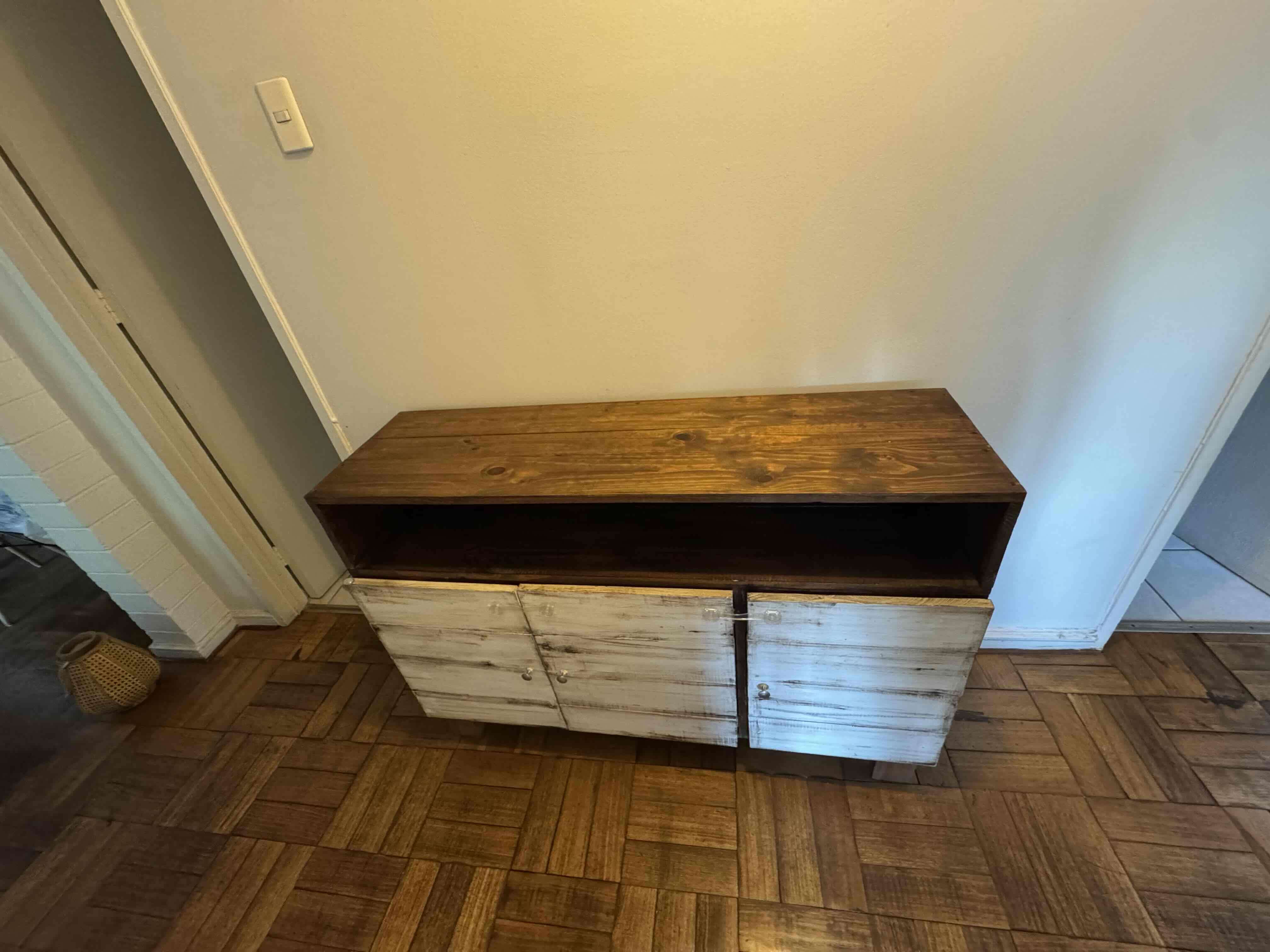 Mueble de madera rústico - miniatura 3