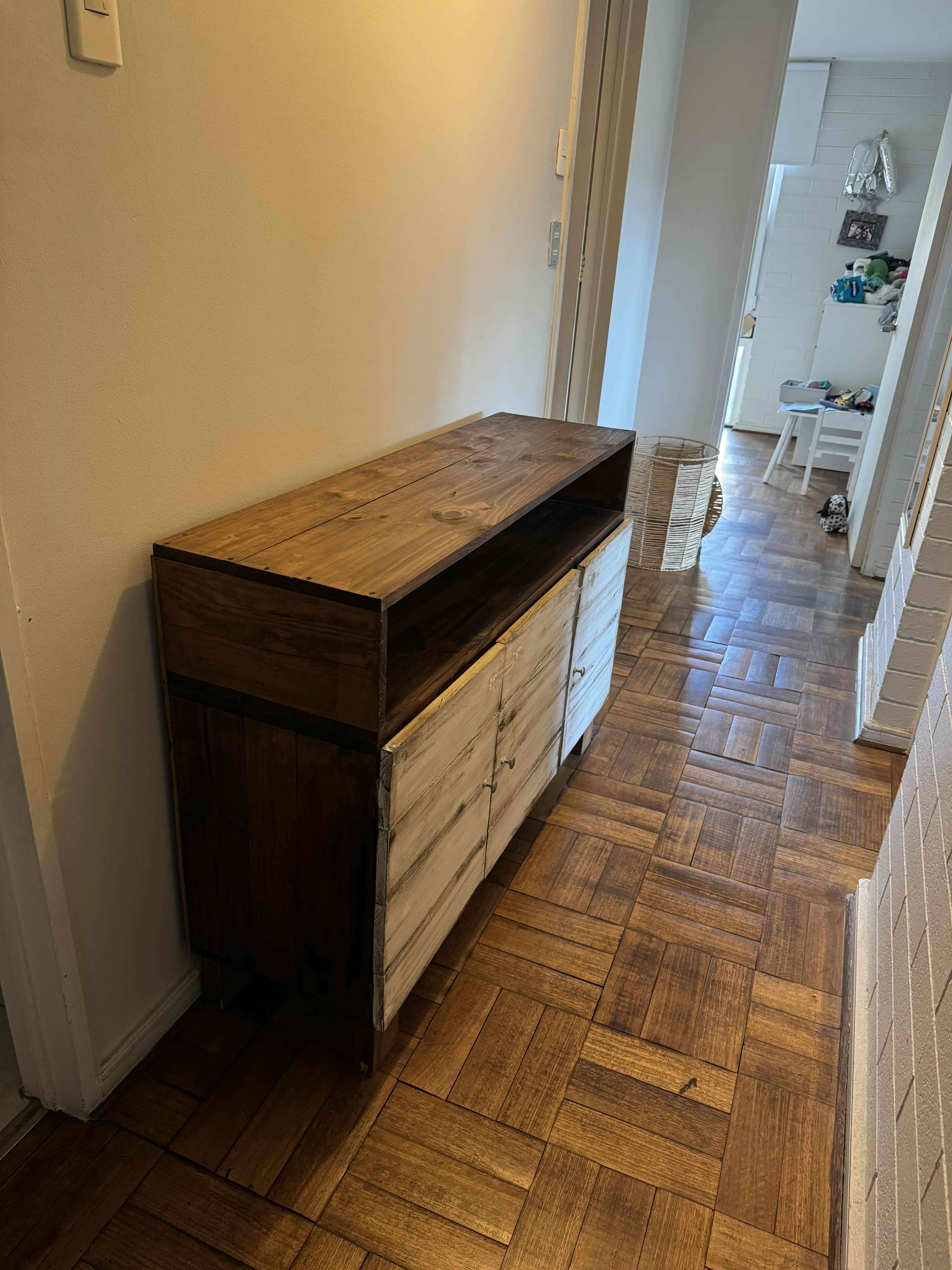 Mueble de madera rústico - miniatura 4