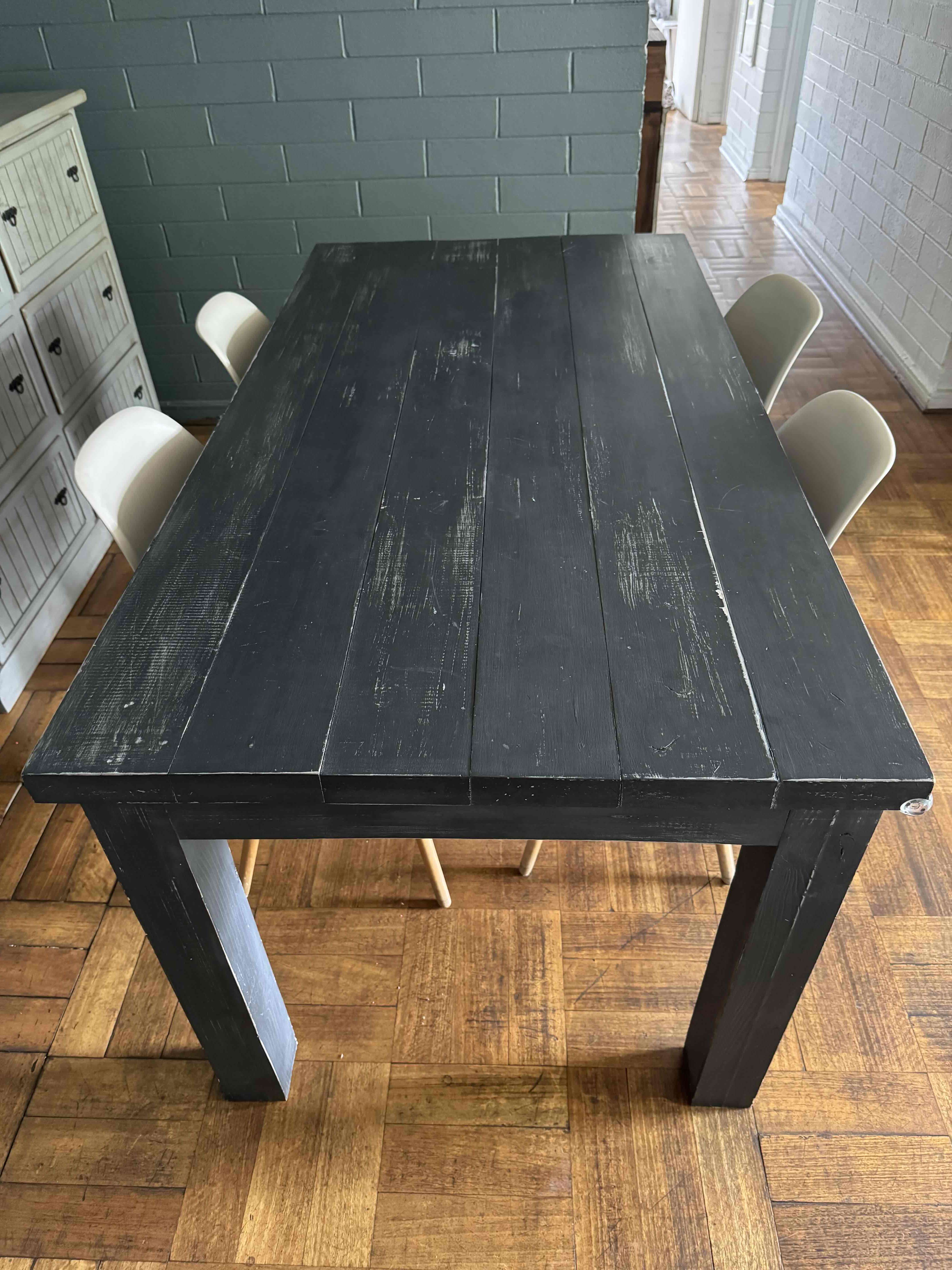 Mesa comedor madera oscura - 1