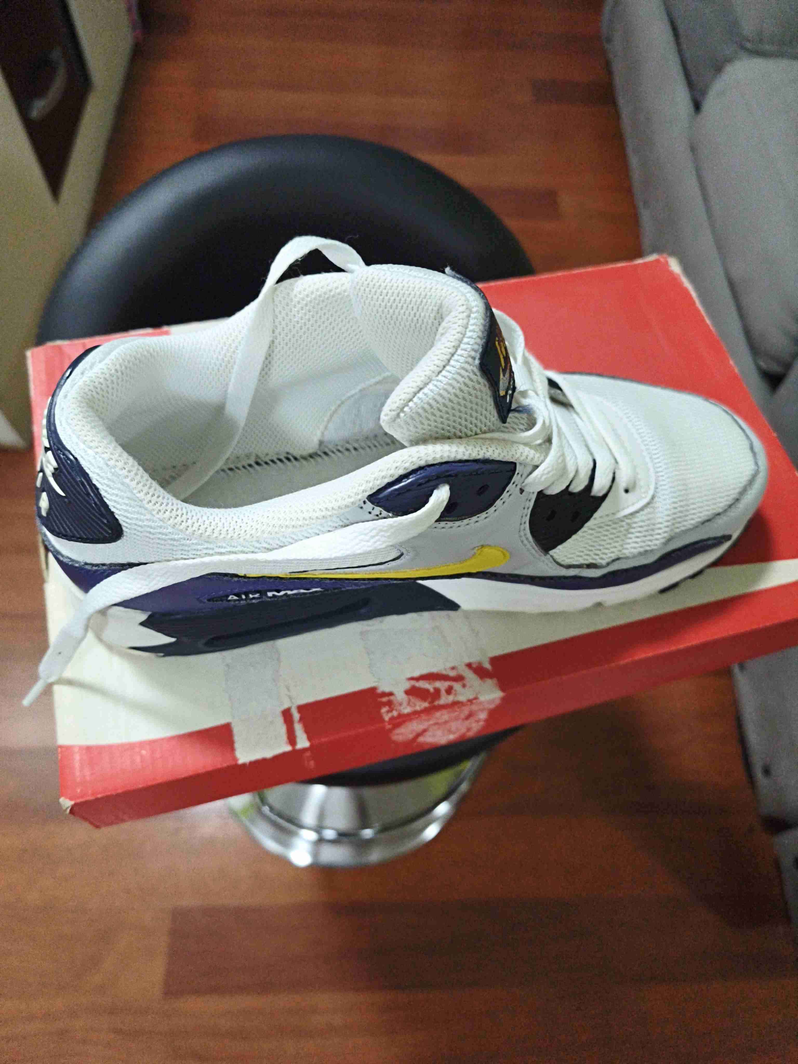 Zapatillas Nike originales blancas deportivas - 1