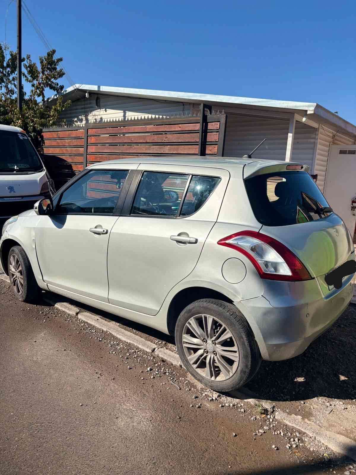 Auto compacto gris - miniatura 4