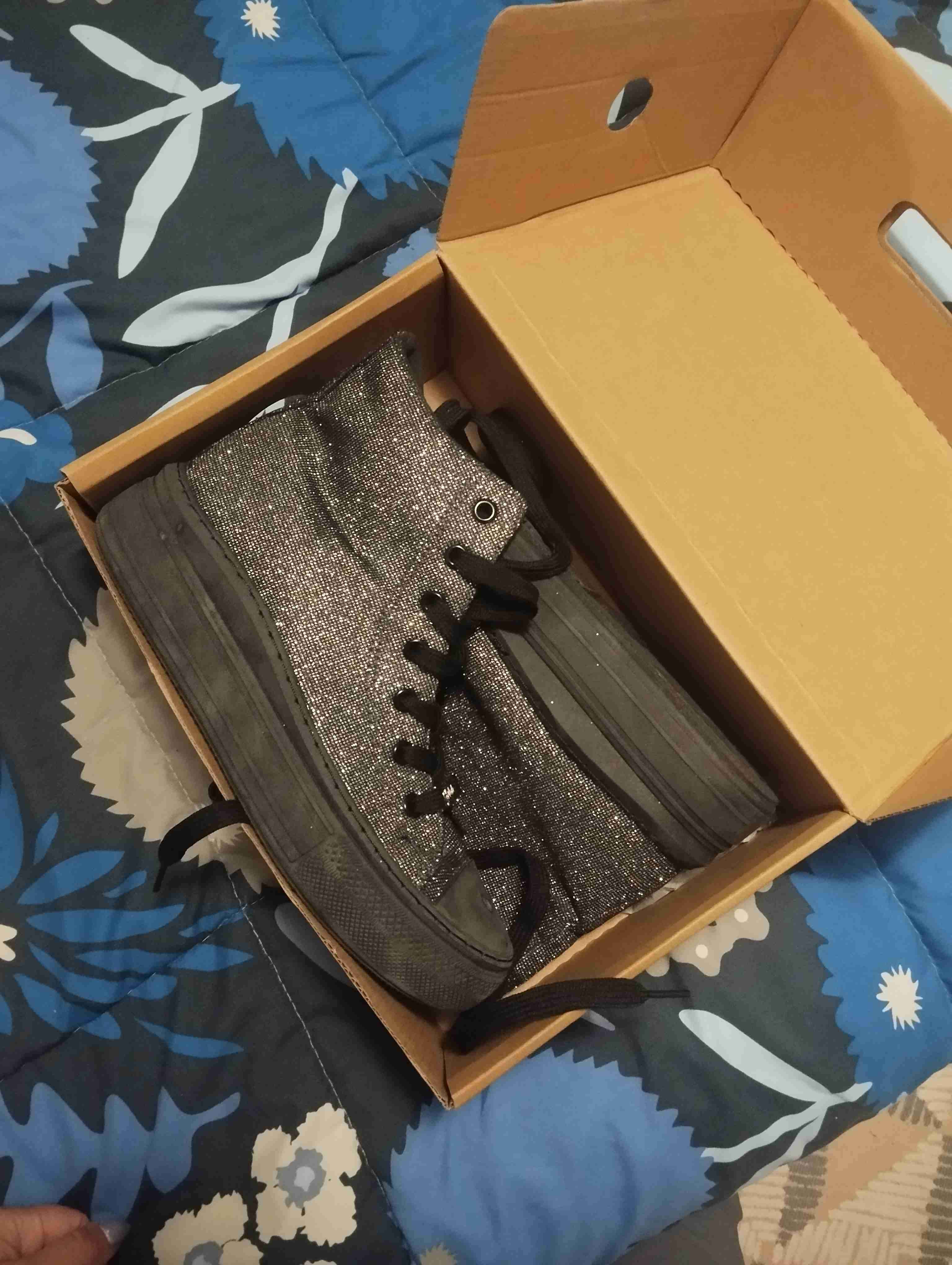 Zapatillas brillantes negro alta caña