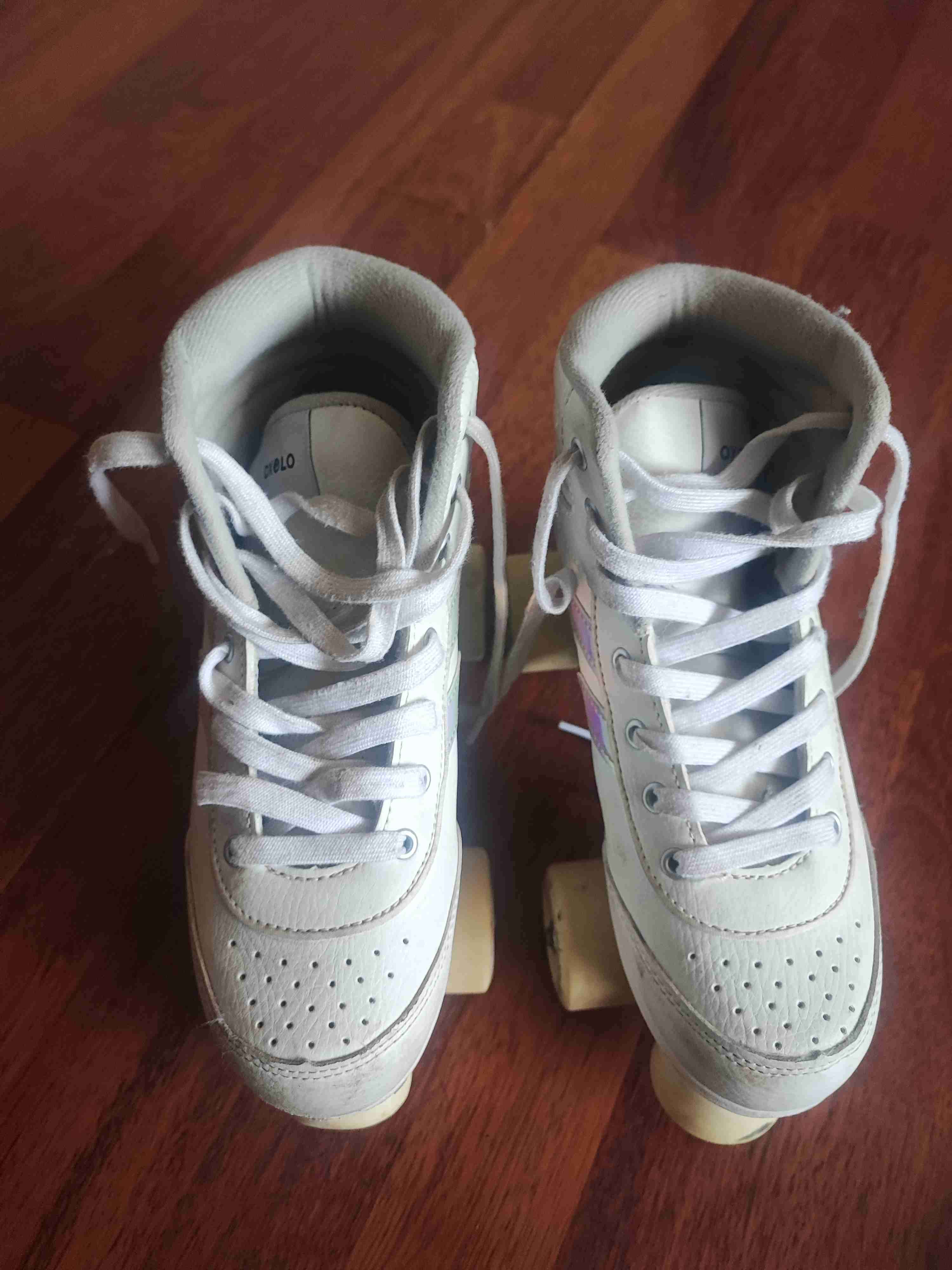 Patines de cuatro ruedas blancos - miniatura 4