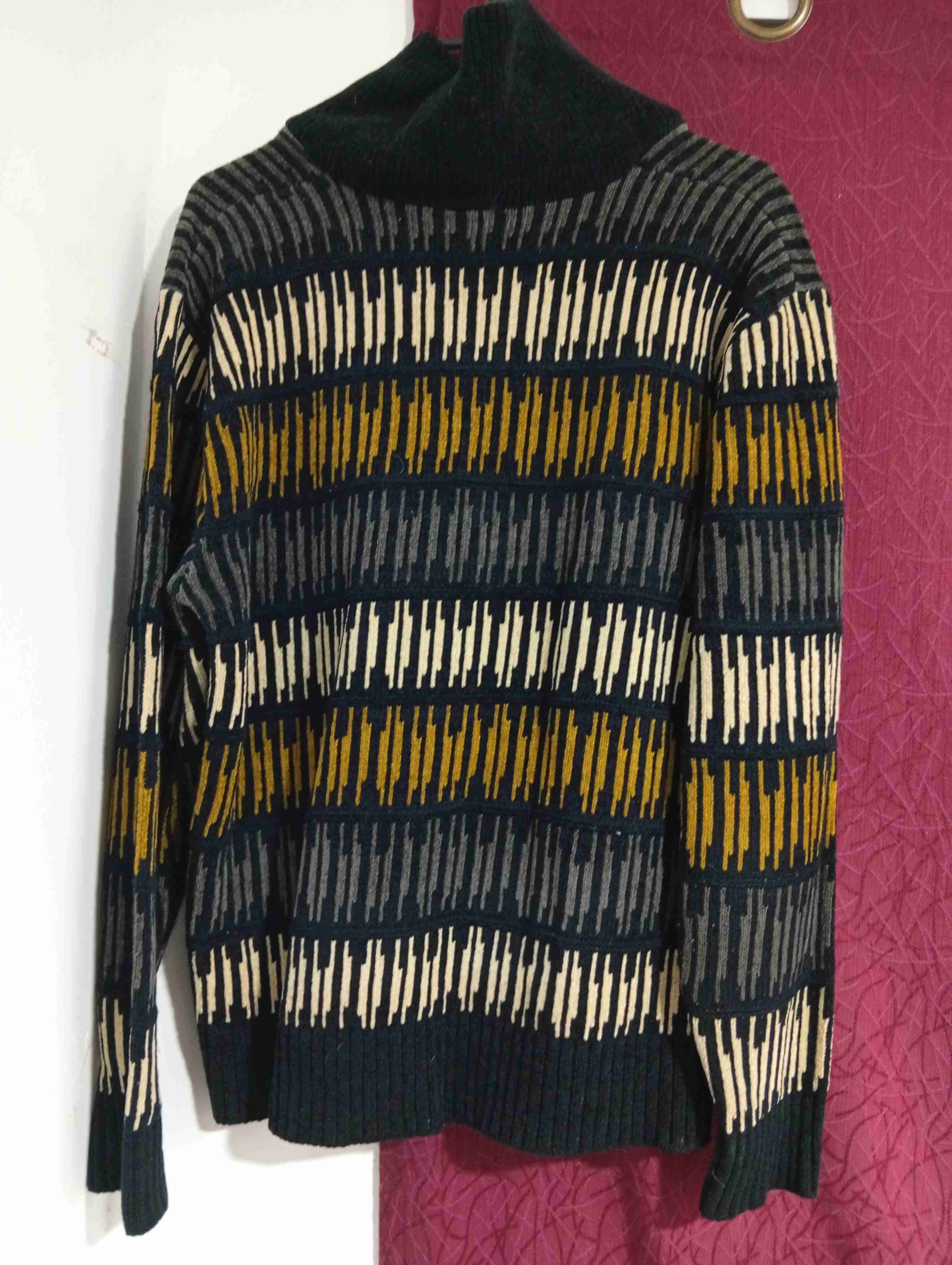 Suéter con patrón geométrico - miniatura 2