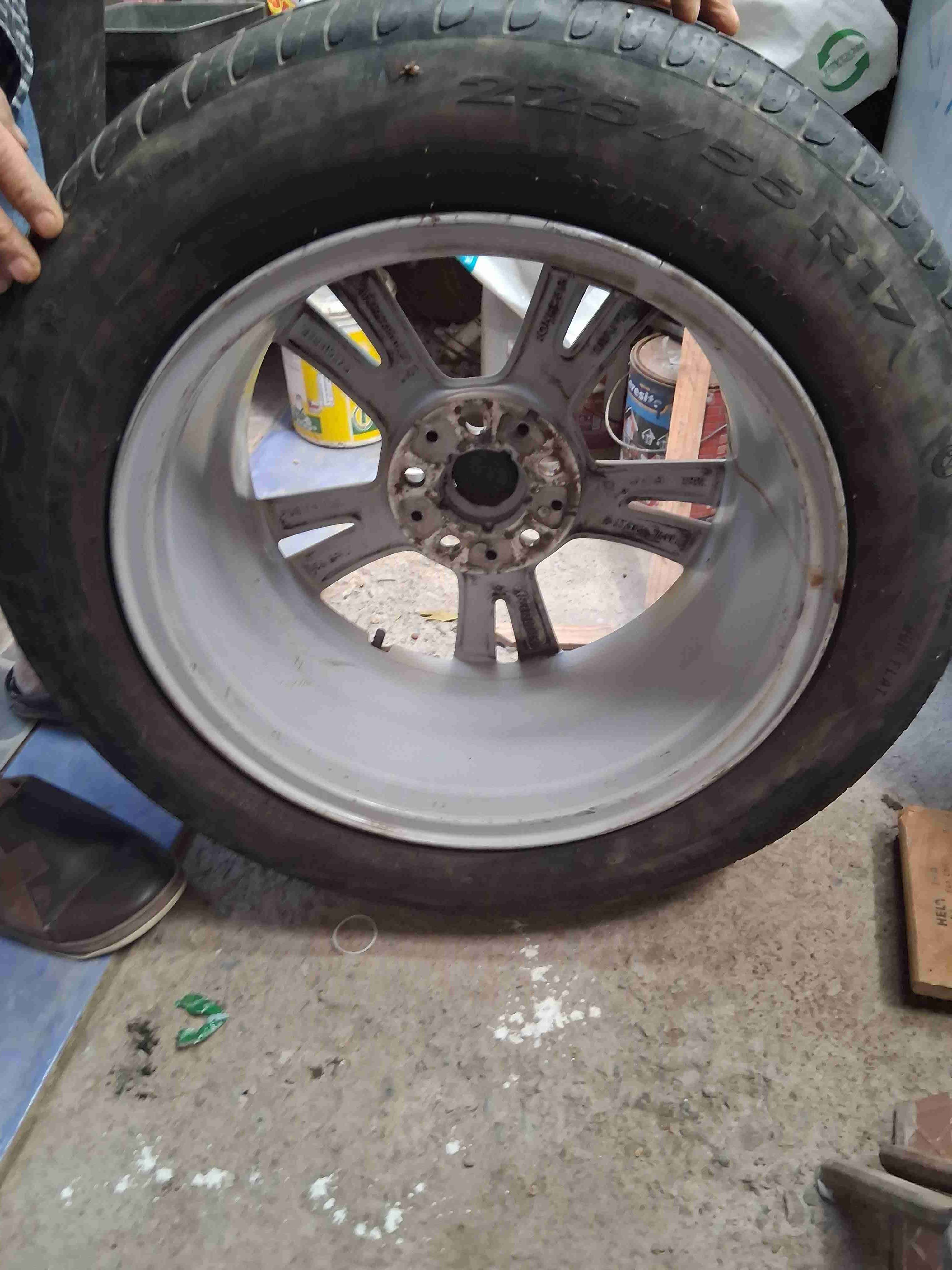Neumático 225/55 R17 con llanta - 2