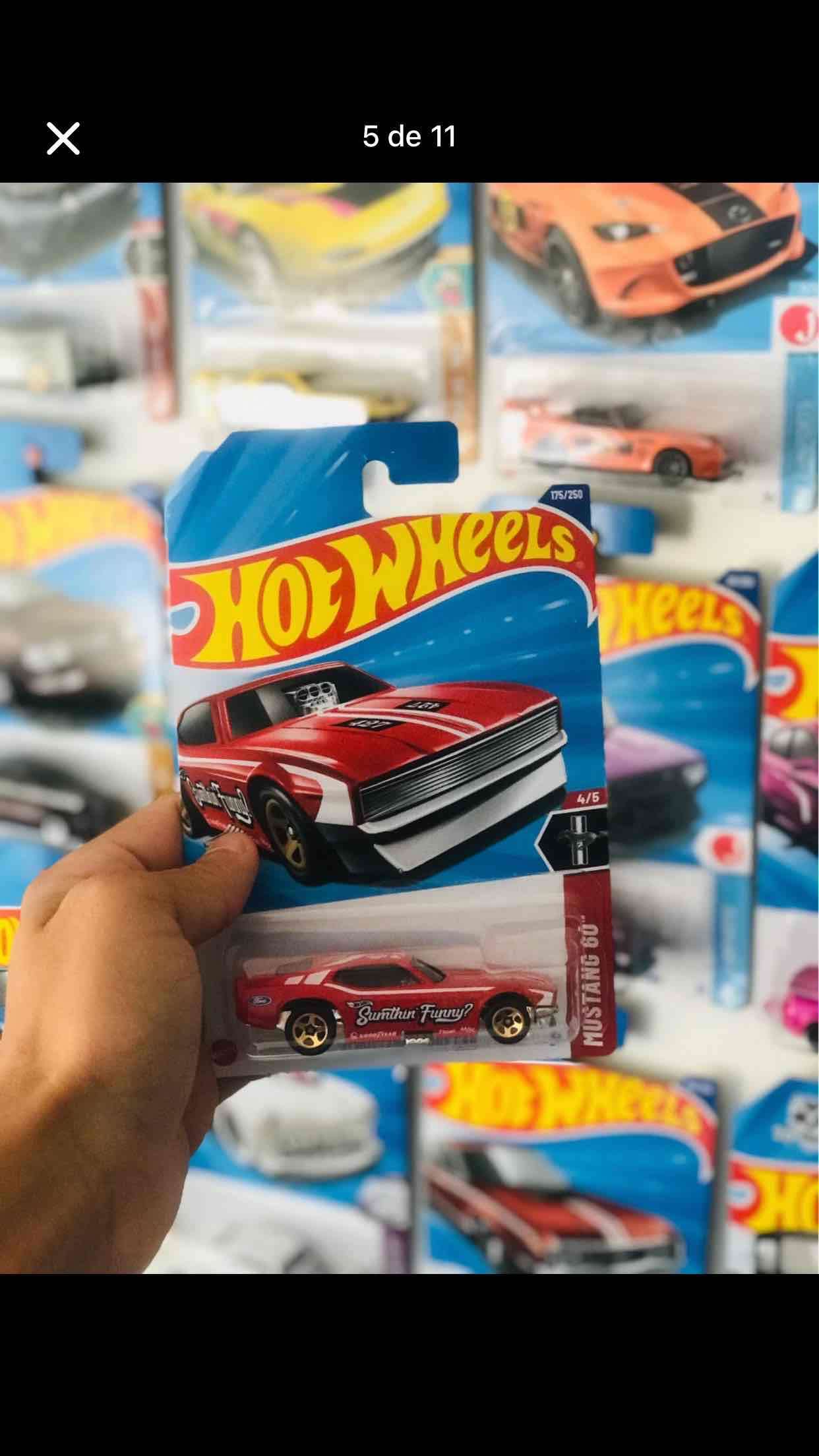 Auto de juguete Hot Wheels amarillo - miniatura 4