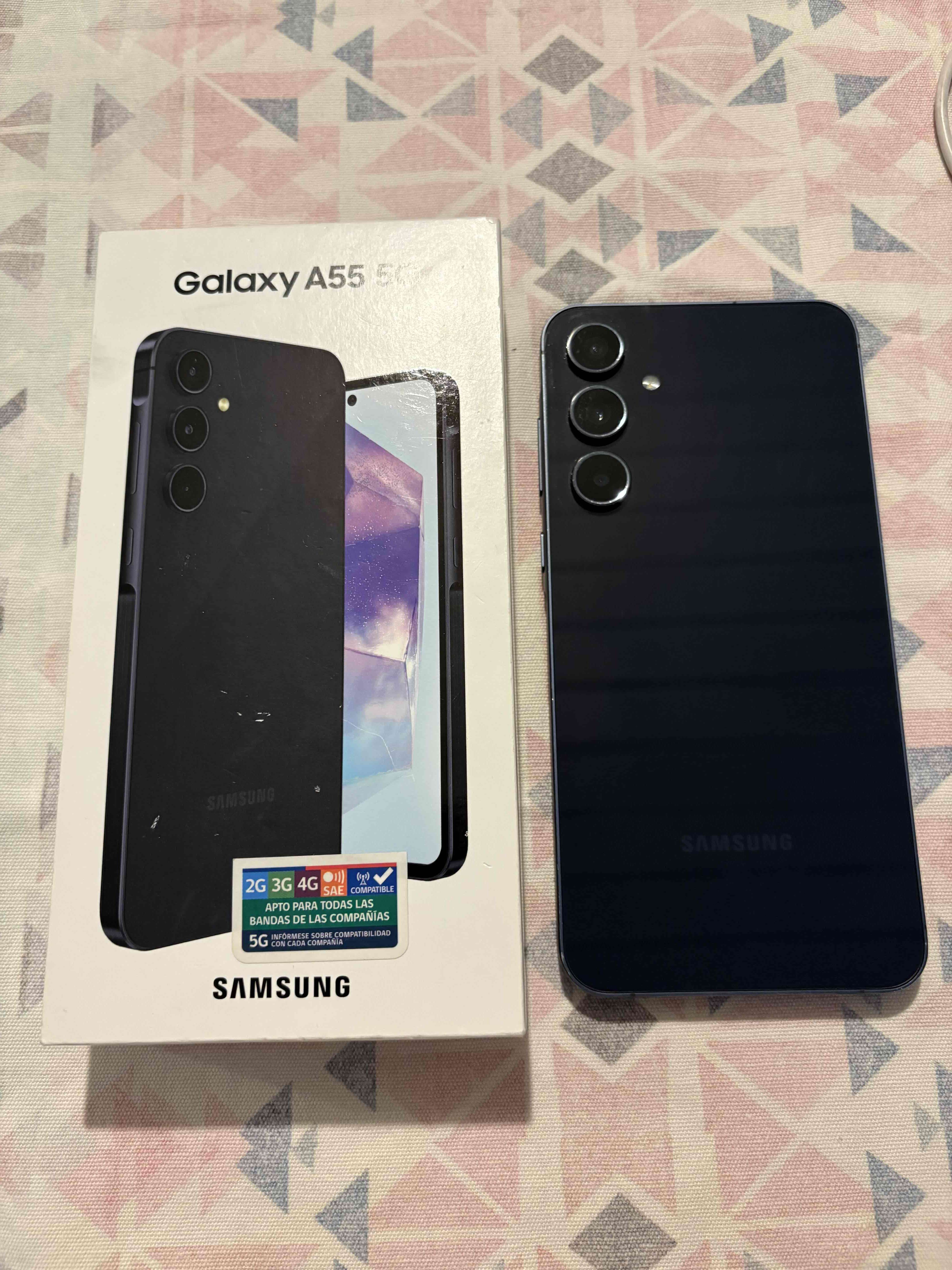 Samsung Galaxy A55 5G con caja - miniatura 1
